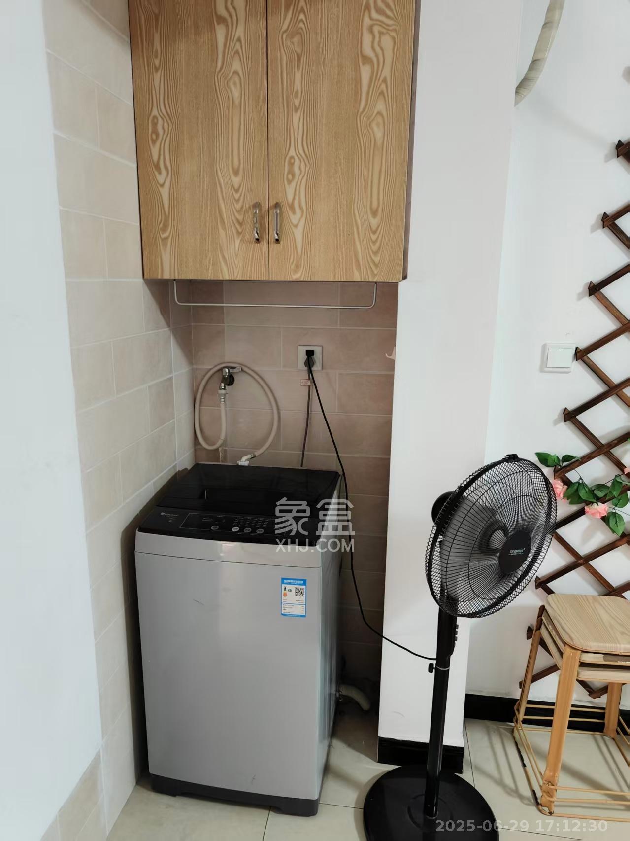 步行街大厦 1室1厅1卫 1200.0元/月 步行街大厦 1室1厅1卫 1200.0元/月室内图