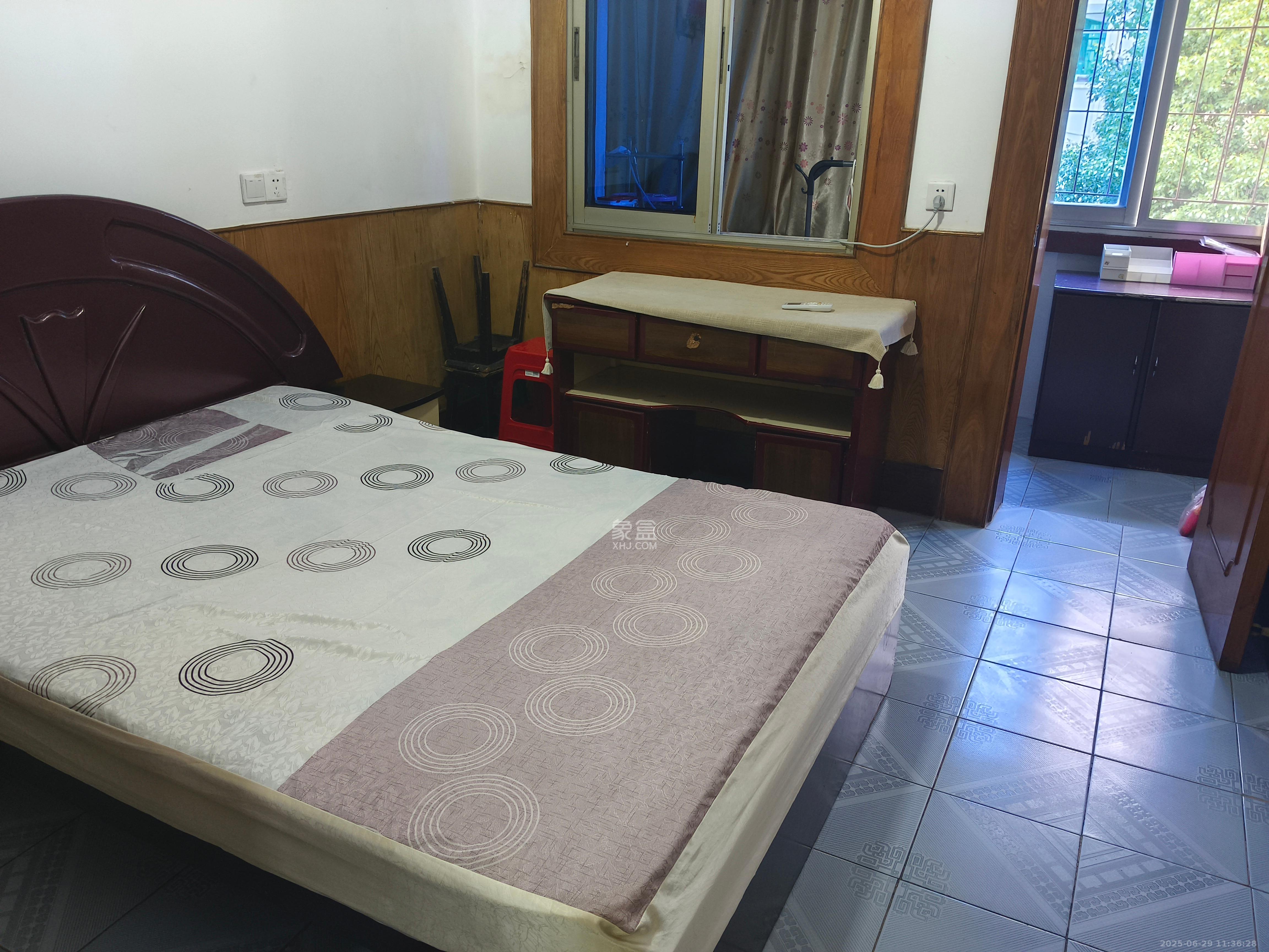 梨子山小区 3室1厅1卫 2200.0元/月 梨子山小区 3室1厅1卫 2200.0元/月室内图