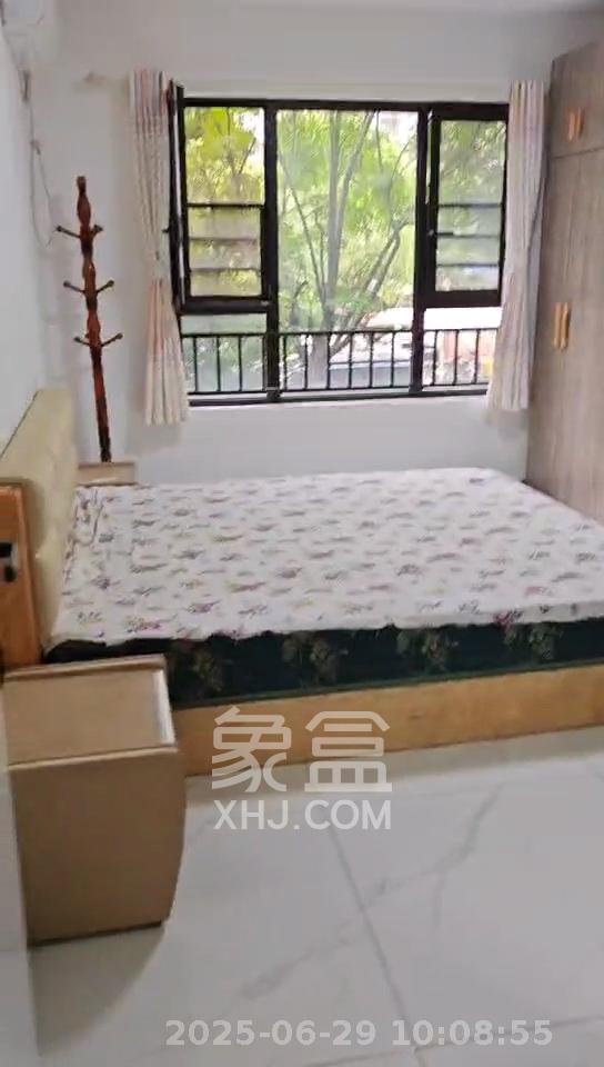 城发恒伟星雅韵（恒伟星辉苑）  4室2厅2卫   3500.00元/月室内图