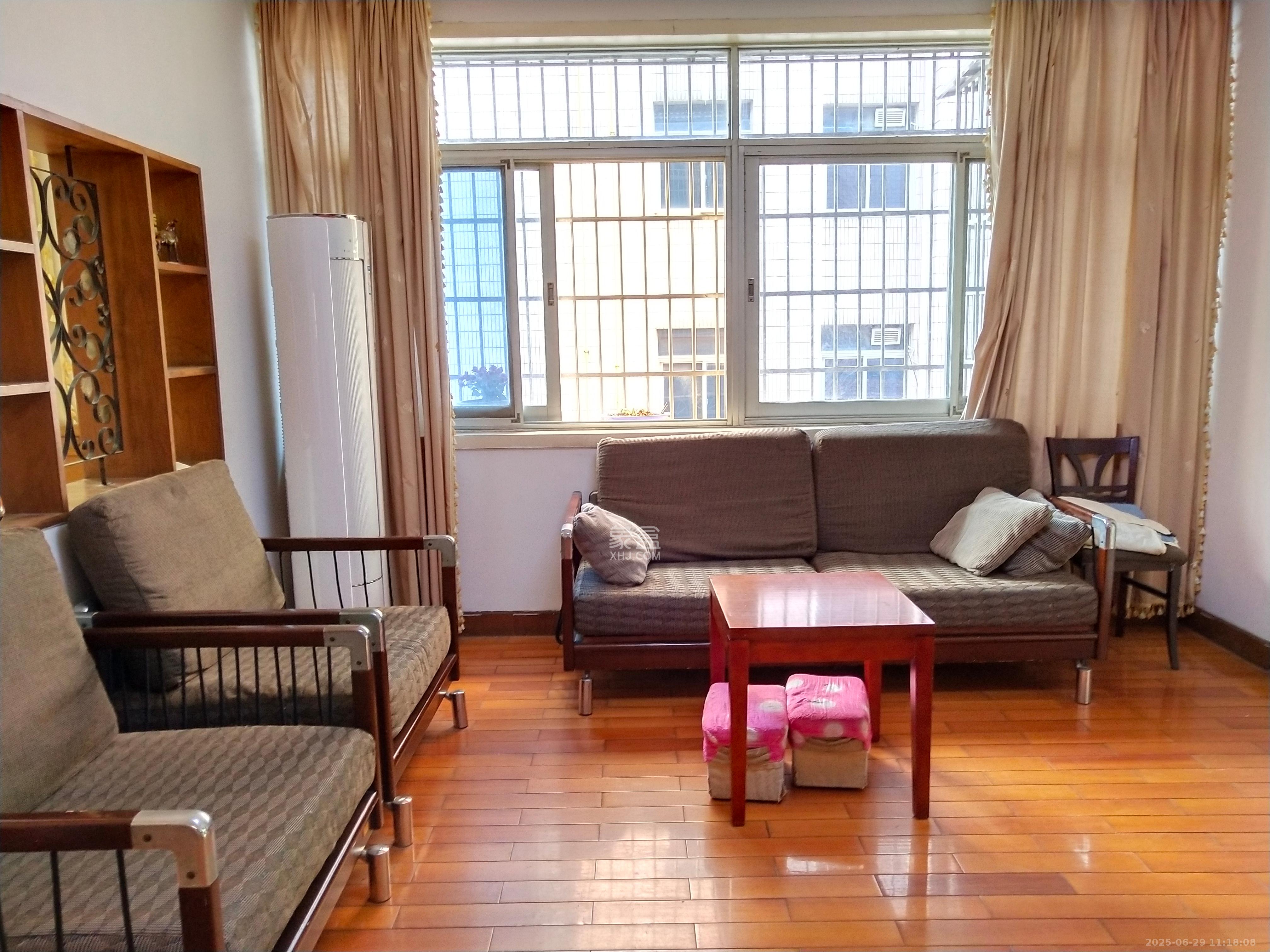 长岭水电八局宿舍  3室2厅1卫    2000.0元/月室内图1