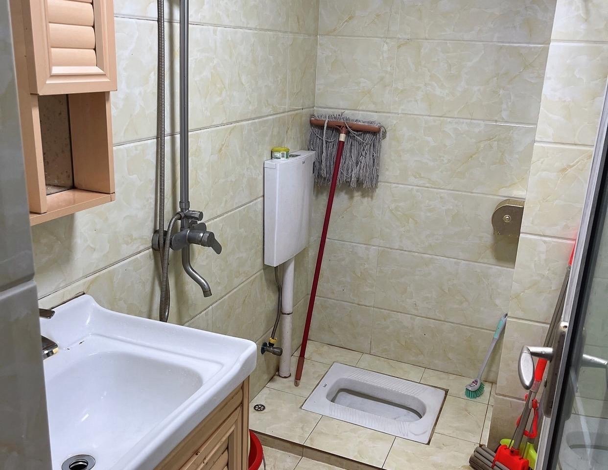 名门学府【八顺大厦】 2室2厅1卫 2100.0元/月 名门学府【八顺大厦】 2室2厅1卫 2100.0元/月室内图