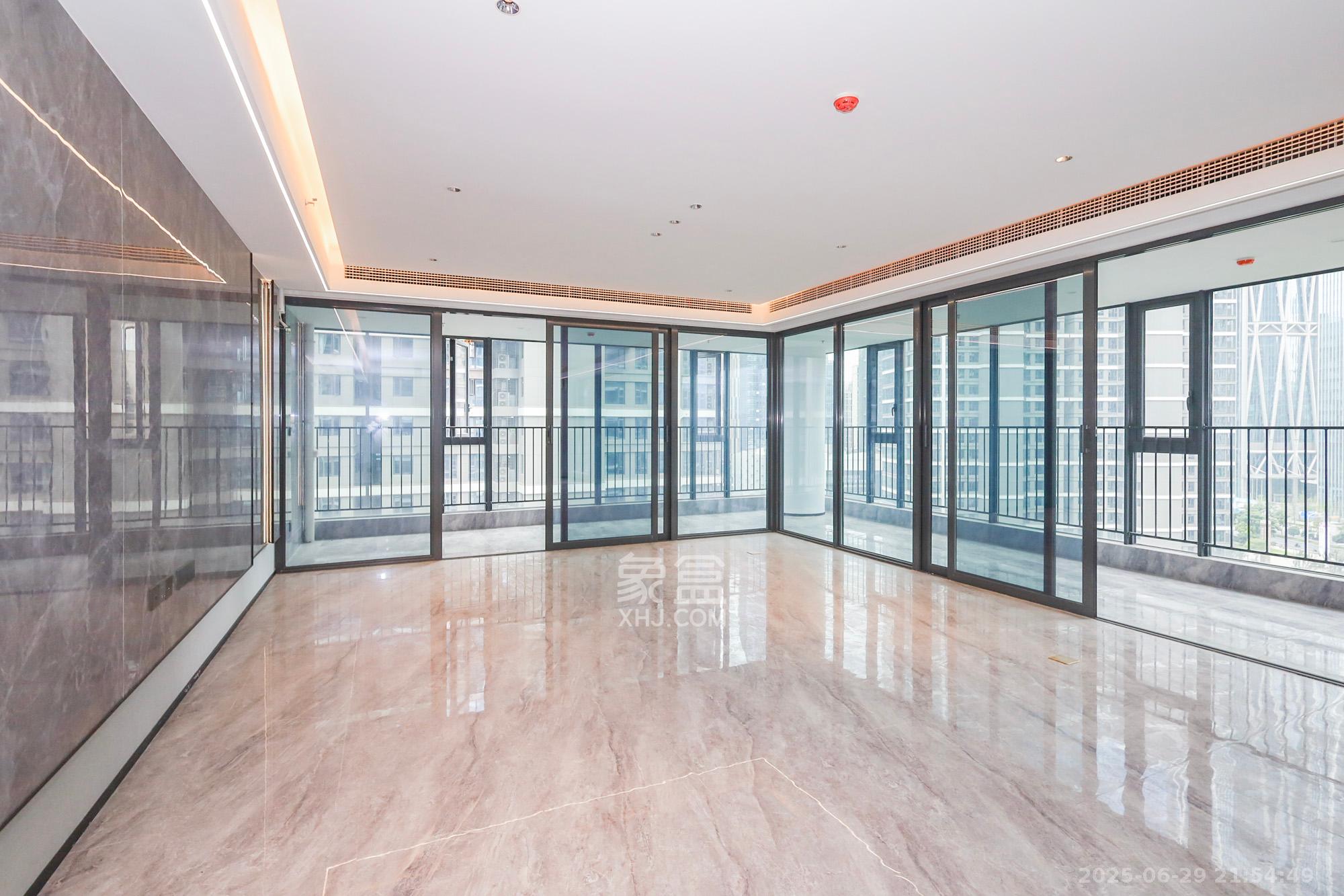 旭辉铂悦湘江  4室2厅3卫    695.0万 旭辉铂悦湘江  4室2厅3卫    695.0万