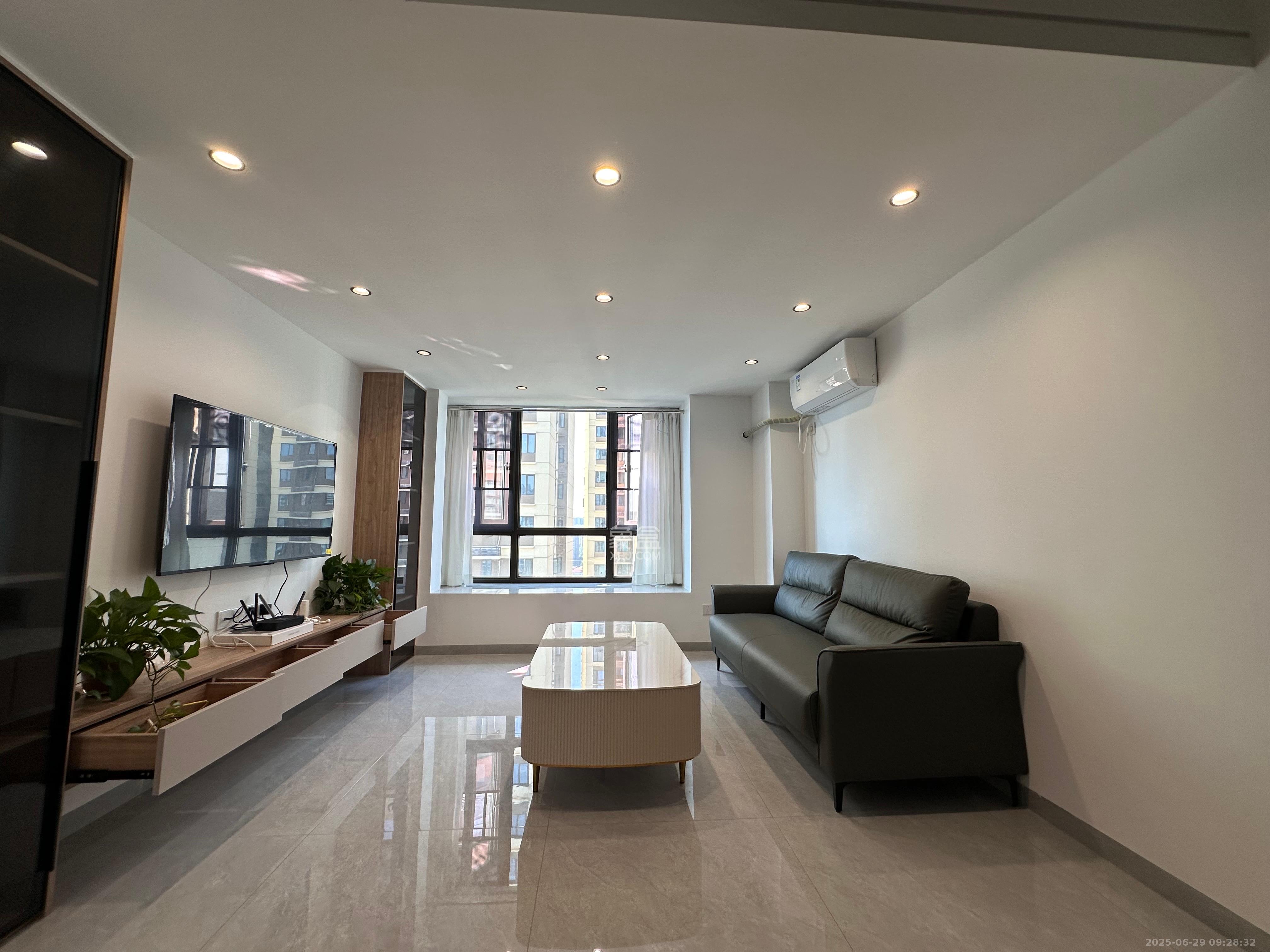 弘阳时光里 2室1厅1卫 2500.0元/月 弘阳时光里 2室1厅1卫 2500.0元/月室内图