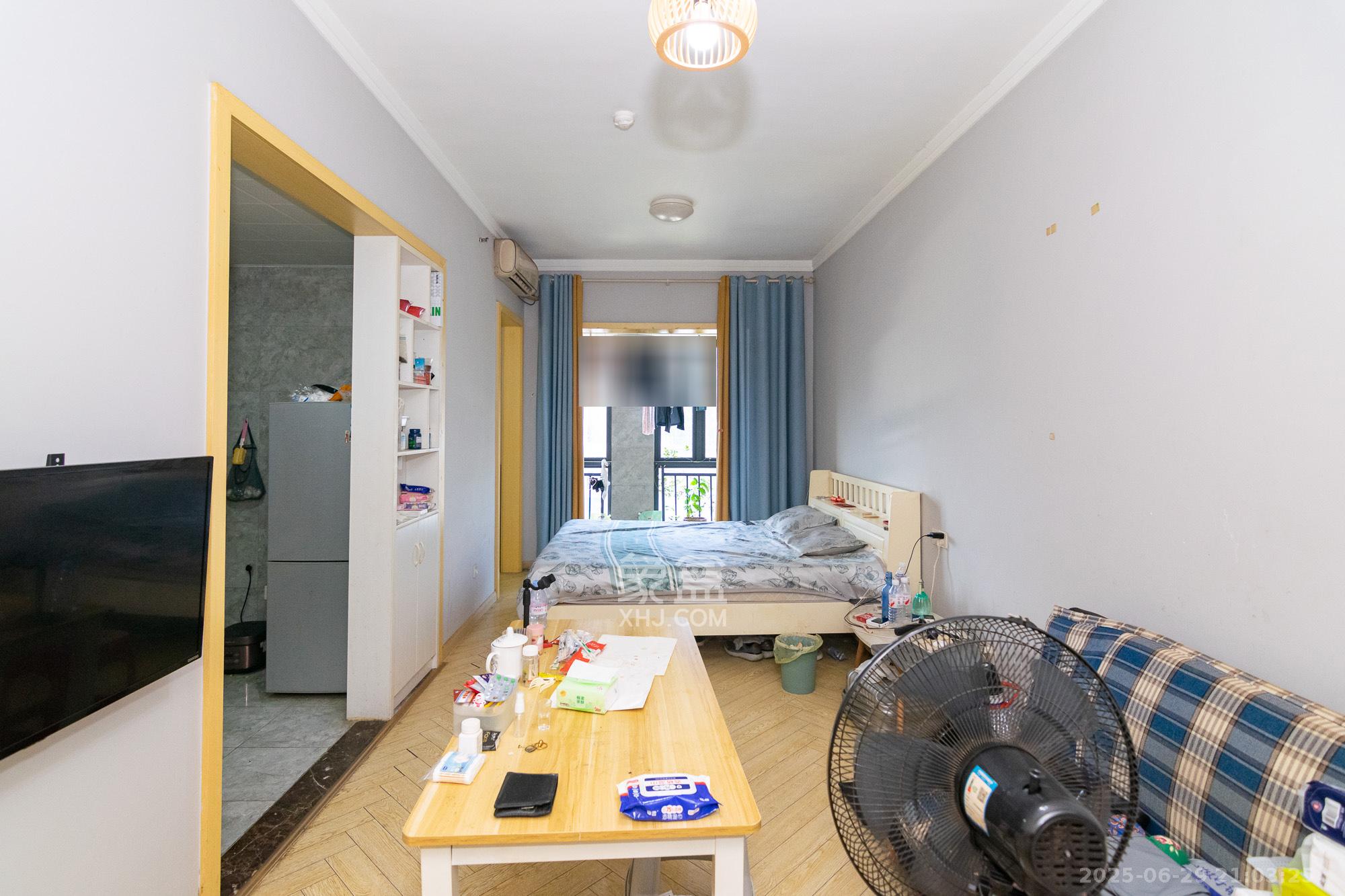 城市时光 1室1厅1卫 20.0万 城市时光 1室1厅1卫 20.0万客厅