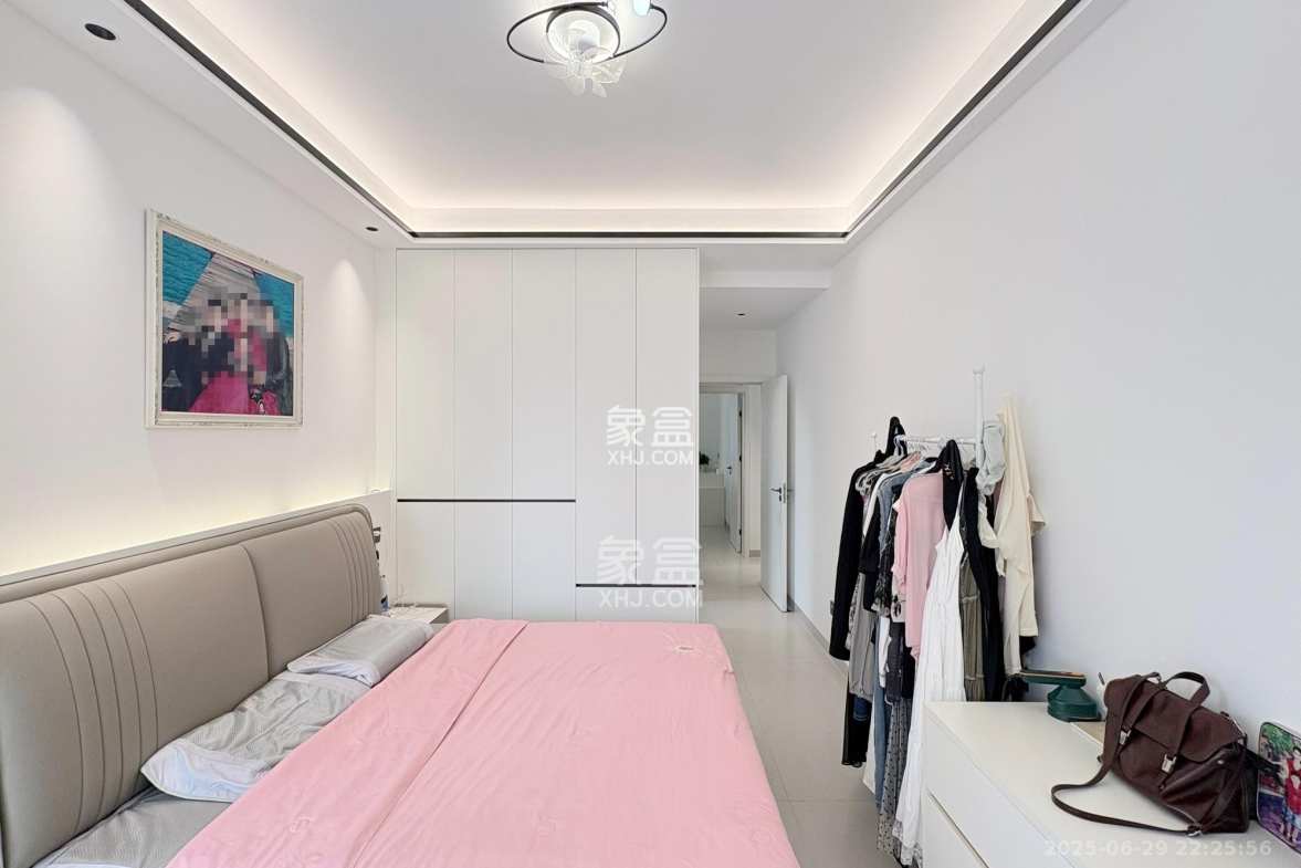 三角花园星城 3室2厅2卫 238.0万 三角花园星城 3室2厅2卫 238.0万卧室