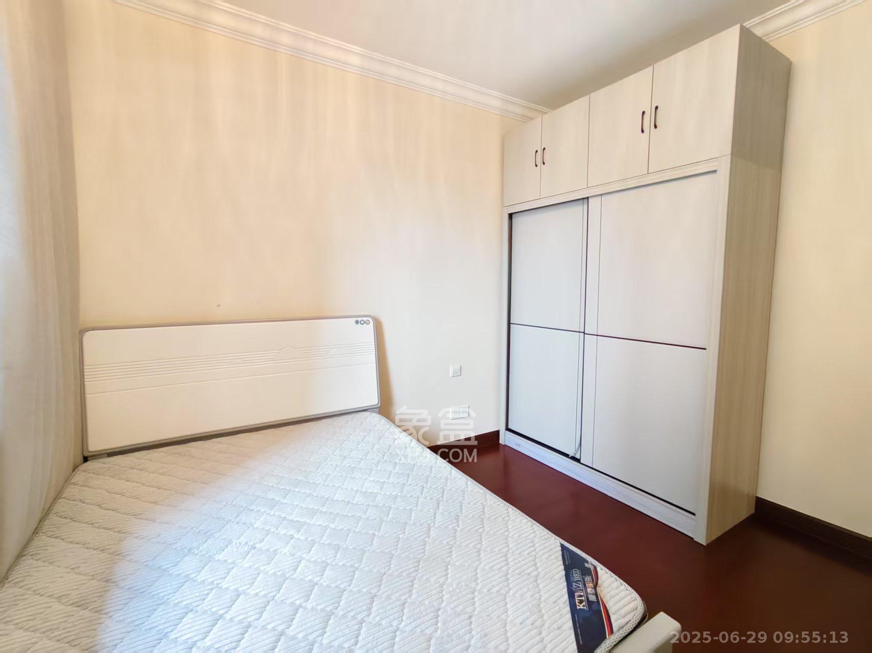 恒大翡翠华庭  3室2厅2卫   2380.00元/月室内图