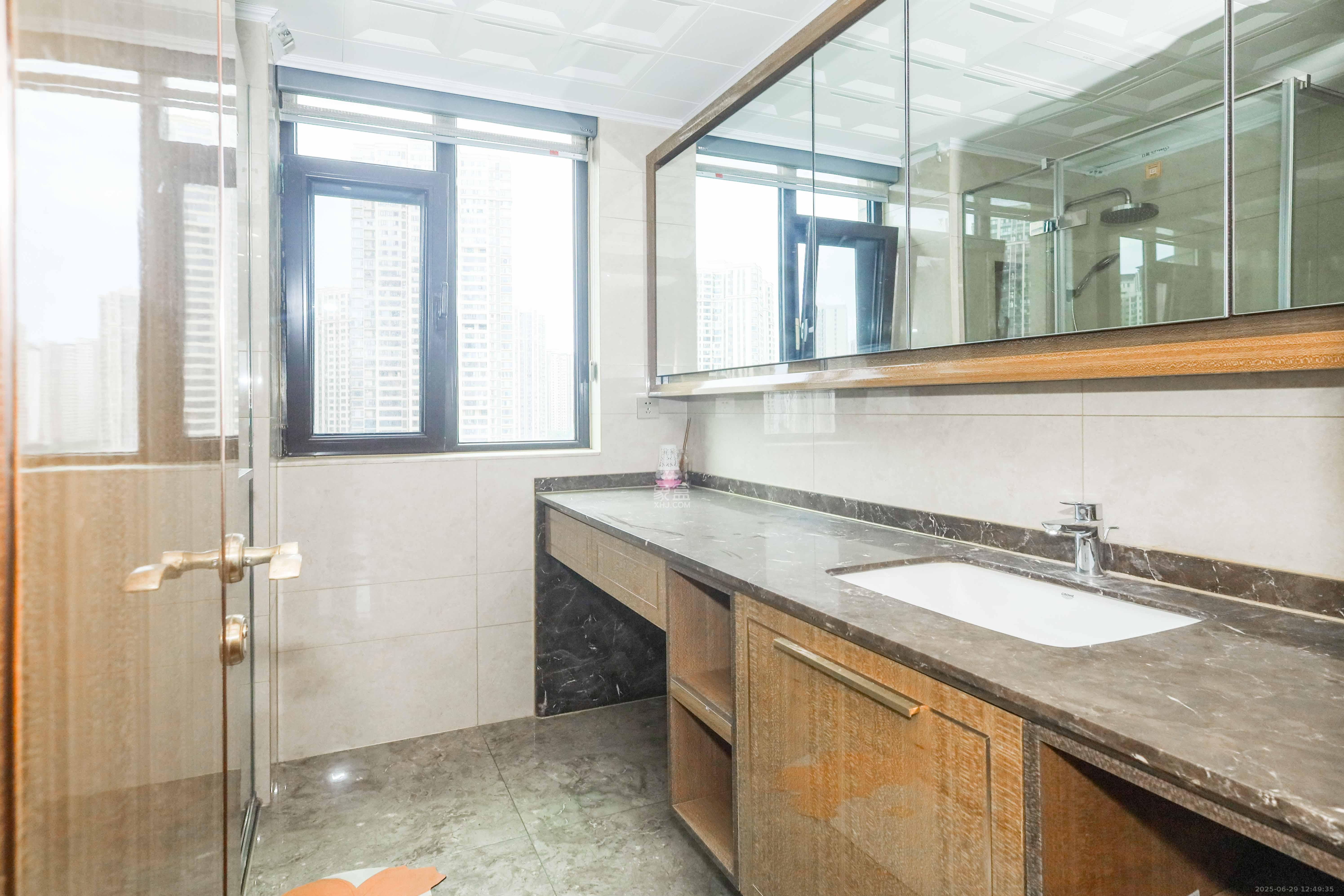 晟通牡丹舸 4室2厅4卫 600.0万 晟通牡丹舸 4室2厅4卫 600.0万卫生间