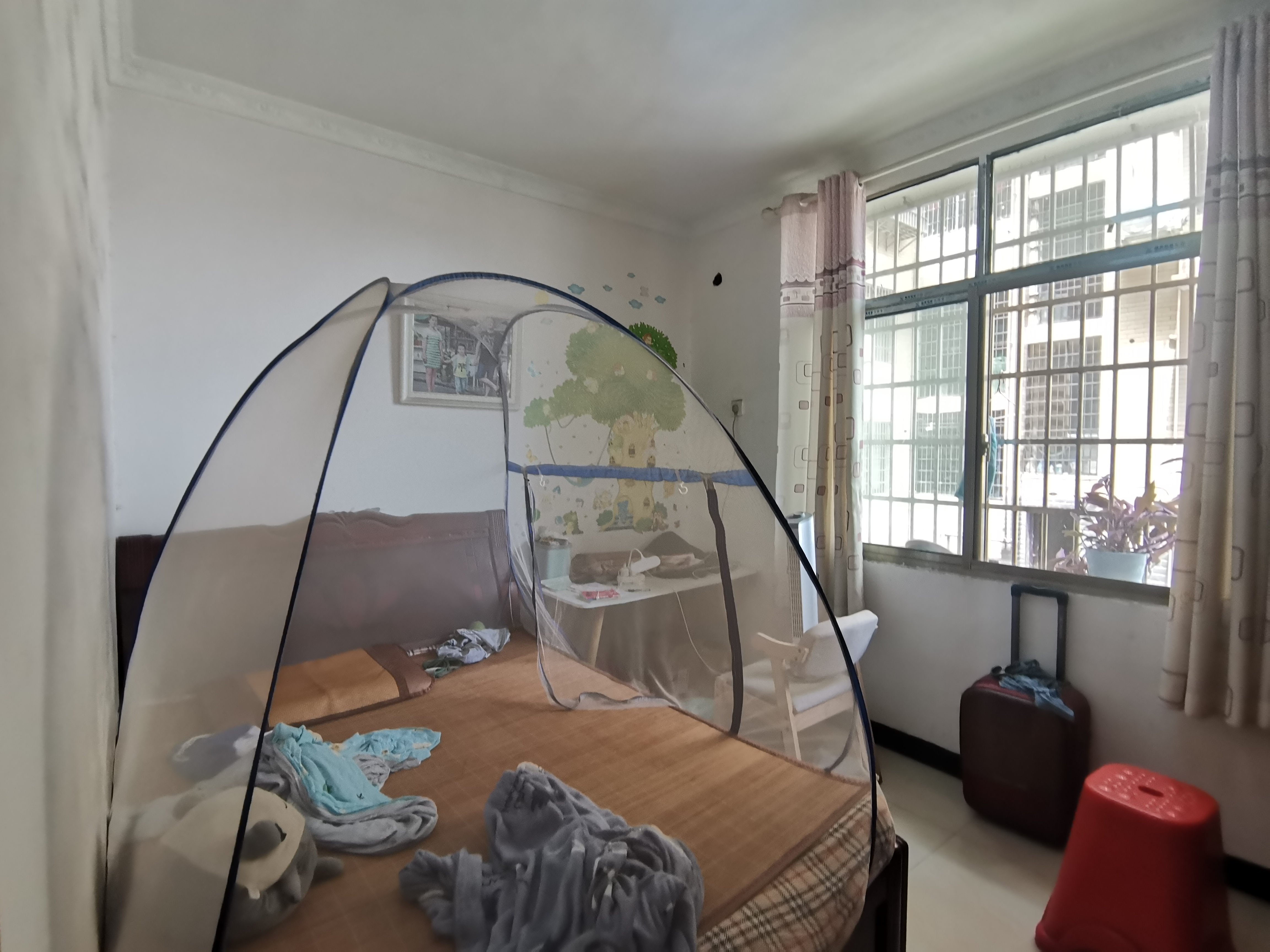 市人大政协机关大院住宅区(老市委) 3室2厅2卫 2000.0元/月 市人大政协机关大院住宅区(老市委) 3室2厅2卫 2000.0元/月室内图