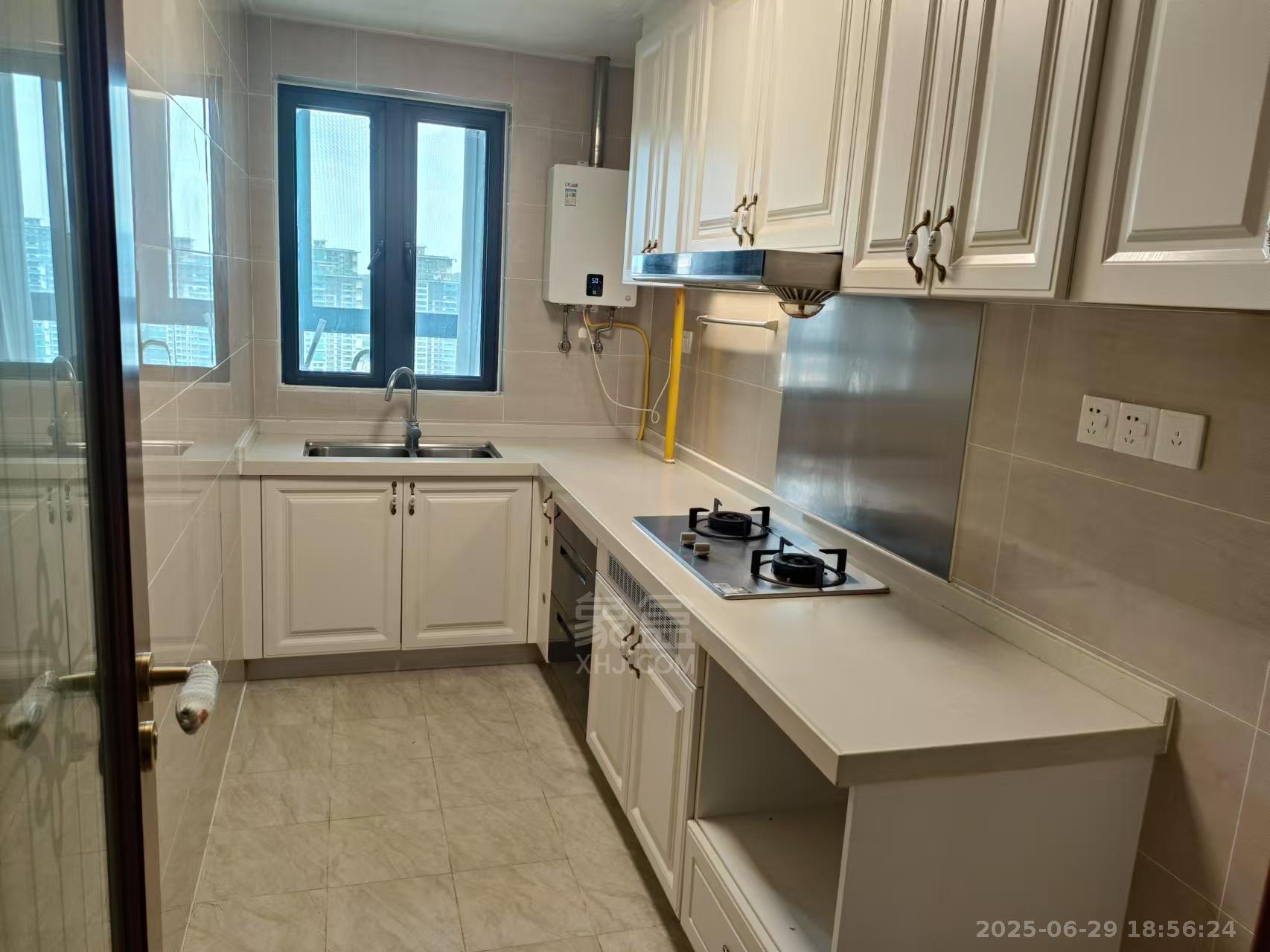 恒大华府 3室2厅1卫 2800.0元/月 恒大华府 3室2厅1卫 2800.0元/月室内图