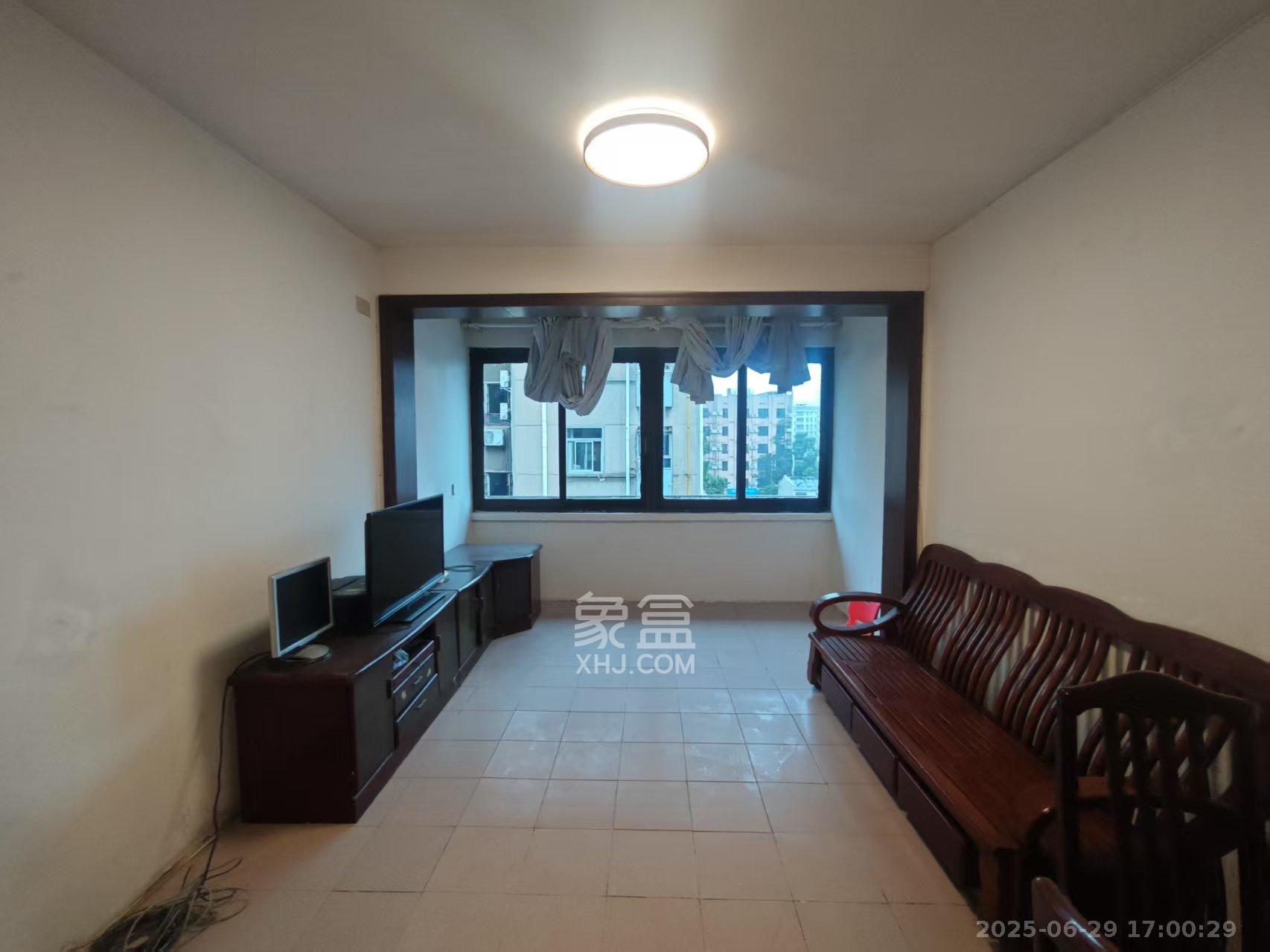 城建学院(古堆山城建学校宿舍) 2室1厅1卫 1400.0元/月 城建学院(古堆山城建学校宿舍) 2室1厅1卫 1400.0元/月室内图