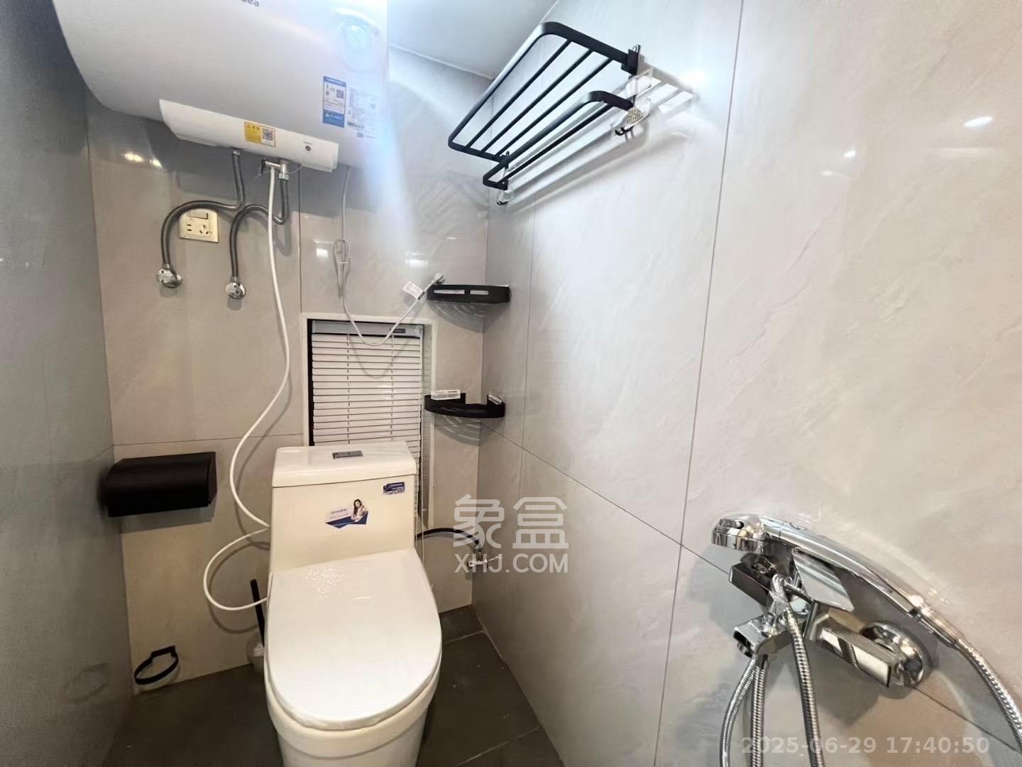 金地中交麓谷香颂(金地中交雅苑)  1室1厅1卫    1400.0元/月 金地中交麓谷香颂(金地中交雅苑)  1室1厅1卫    1400.0元/月室内图