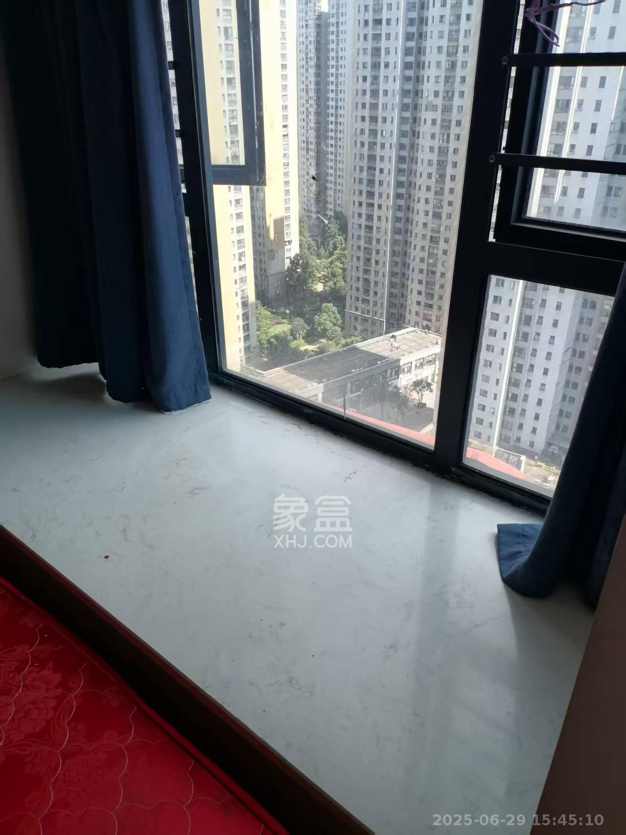 好莱城(弘德西街)  1室1厅1卫    1300.0元/月 好莱城(弘德西街)  1室1厅1卫    1300.0元/月室内图