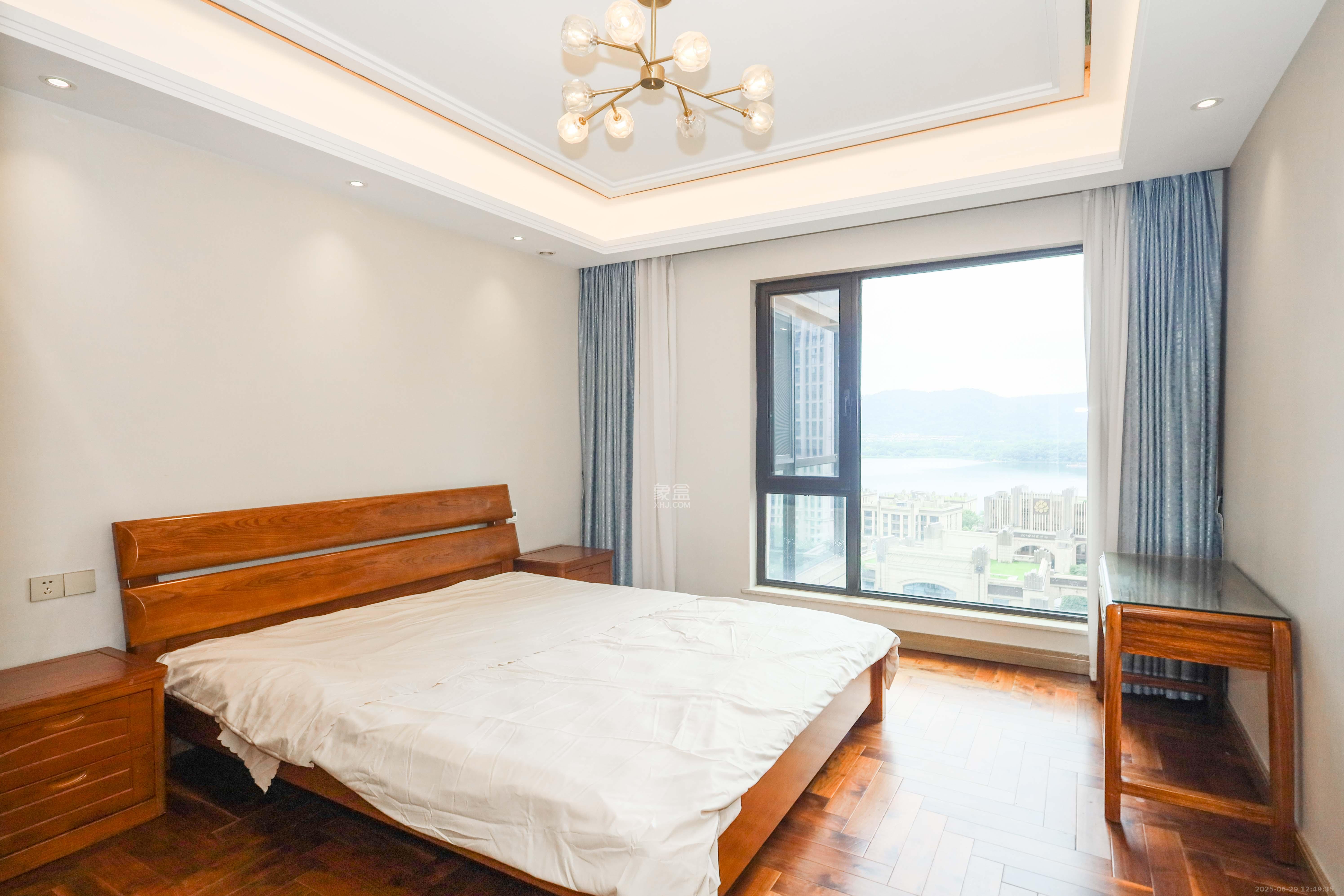 晟通牡丹舸 4室2厅4卫 600.0万 晟通牡丹舸 4室2厅4卫 600.0万卧室