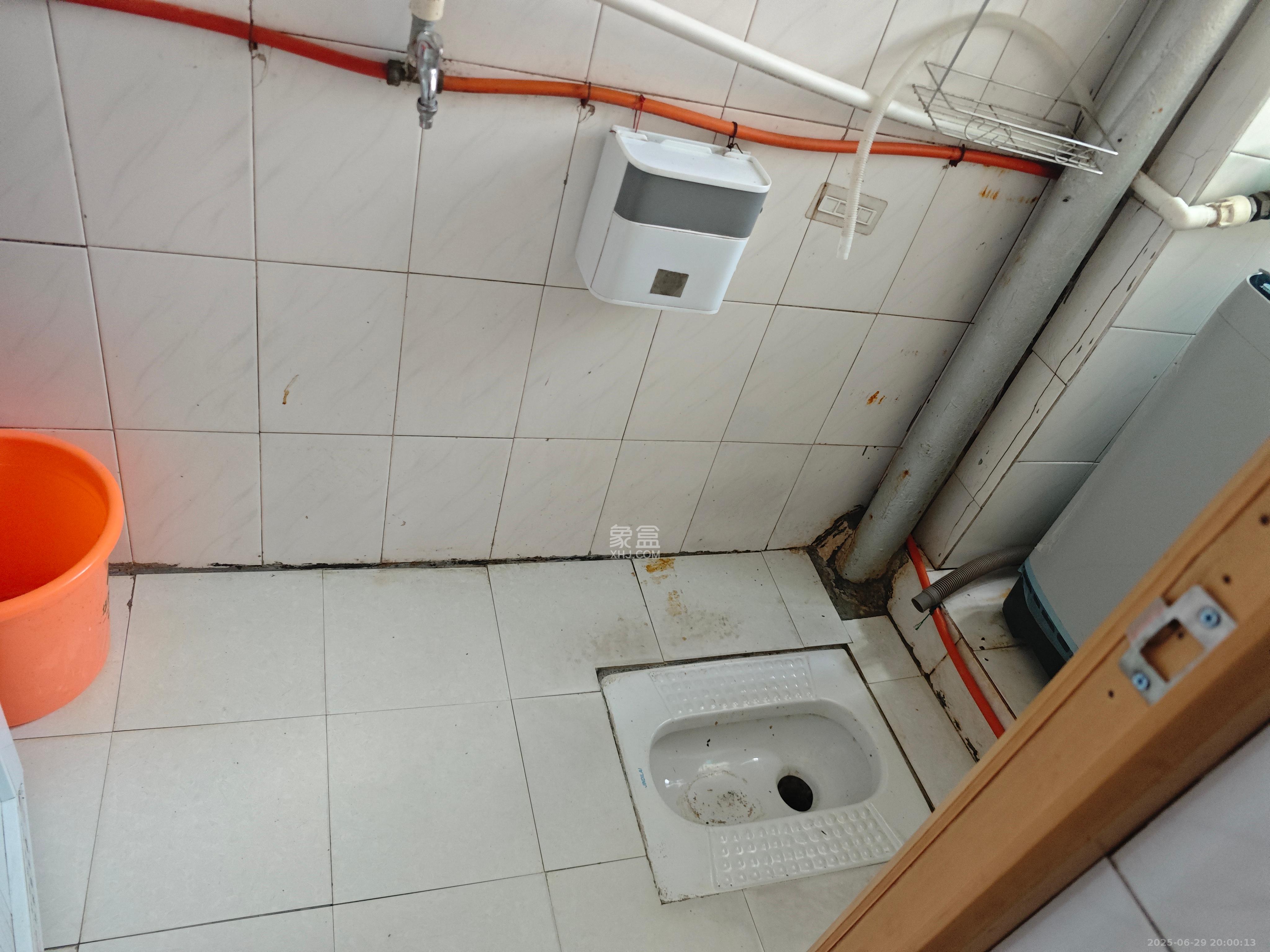 兴通园公寓  2室2厅1卫    1300.0元/月 兴通园公寓  2室2厅1卫    1300.0元/月室内图