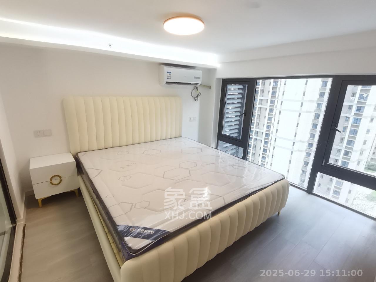 卓越中寰  2室1厅1卫    2400.0元/月室内图