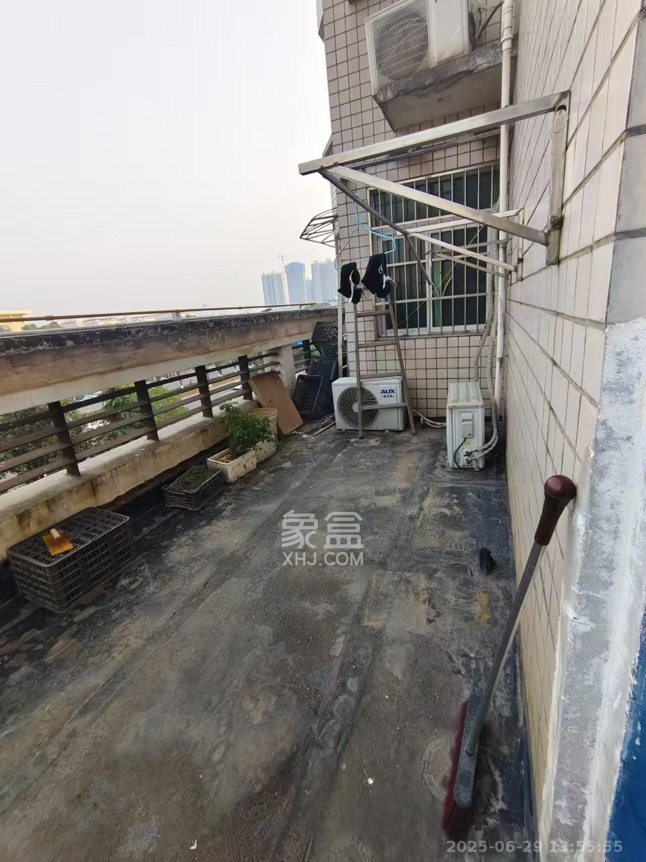 圆梦花园  2室2厅1卫    2000.0元/月室内图
