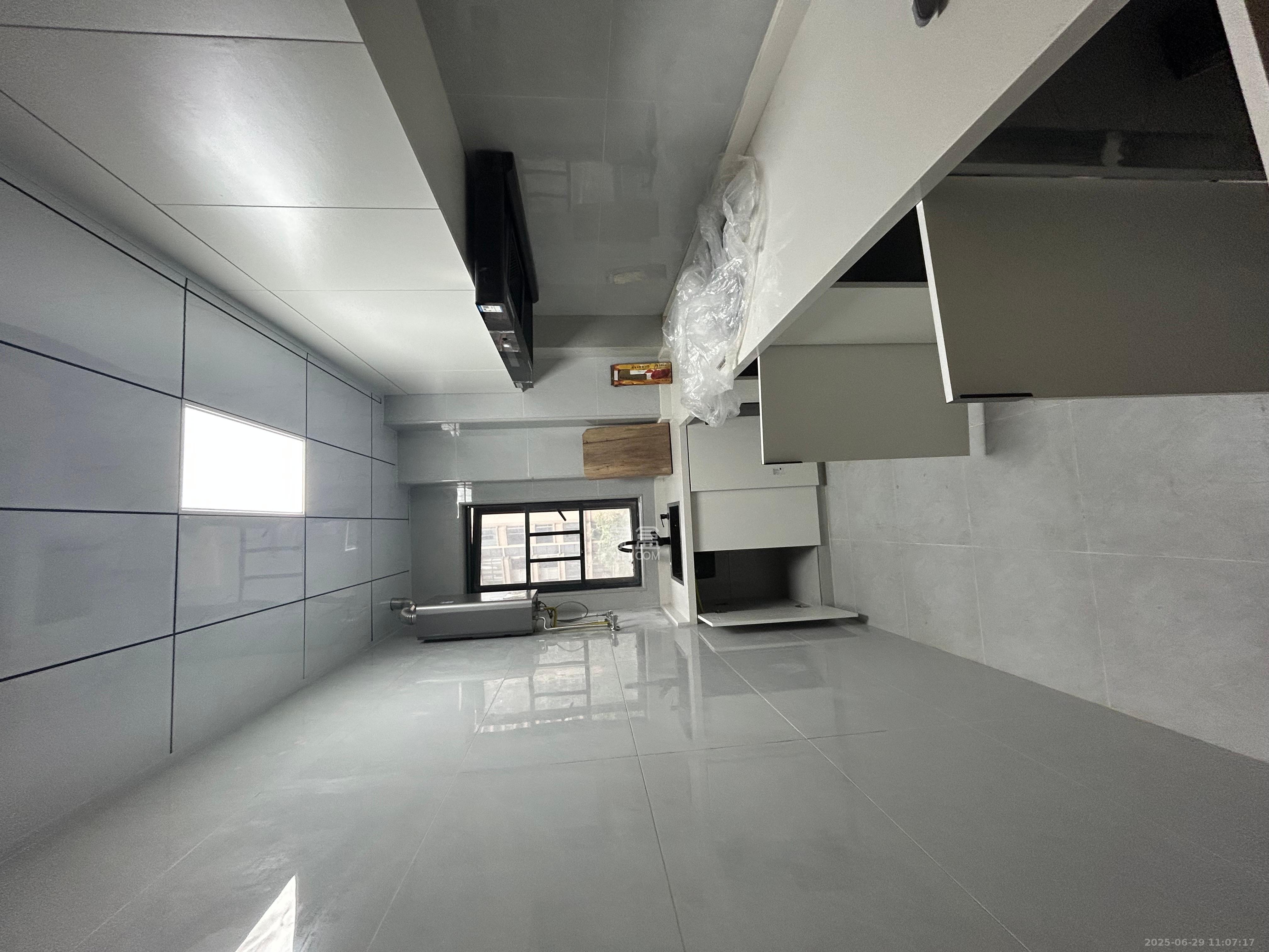 中建嘉和城  3室2厅2卫   2800.00元/月室内图