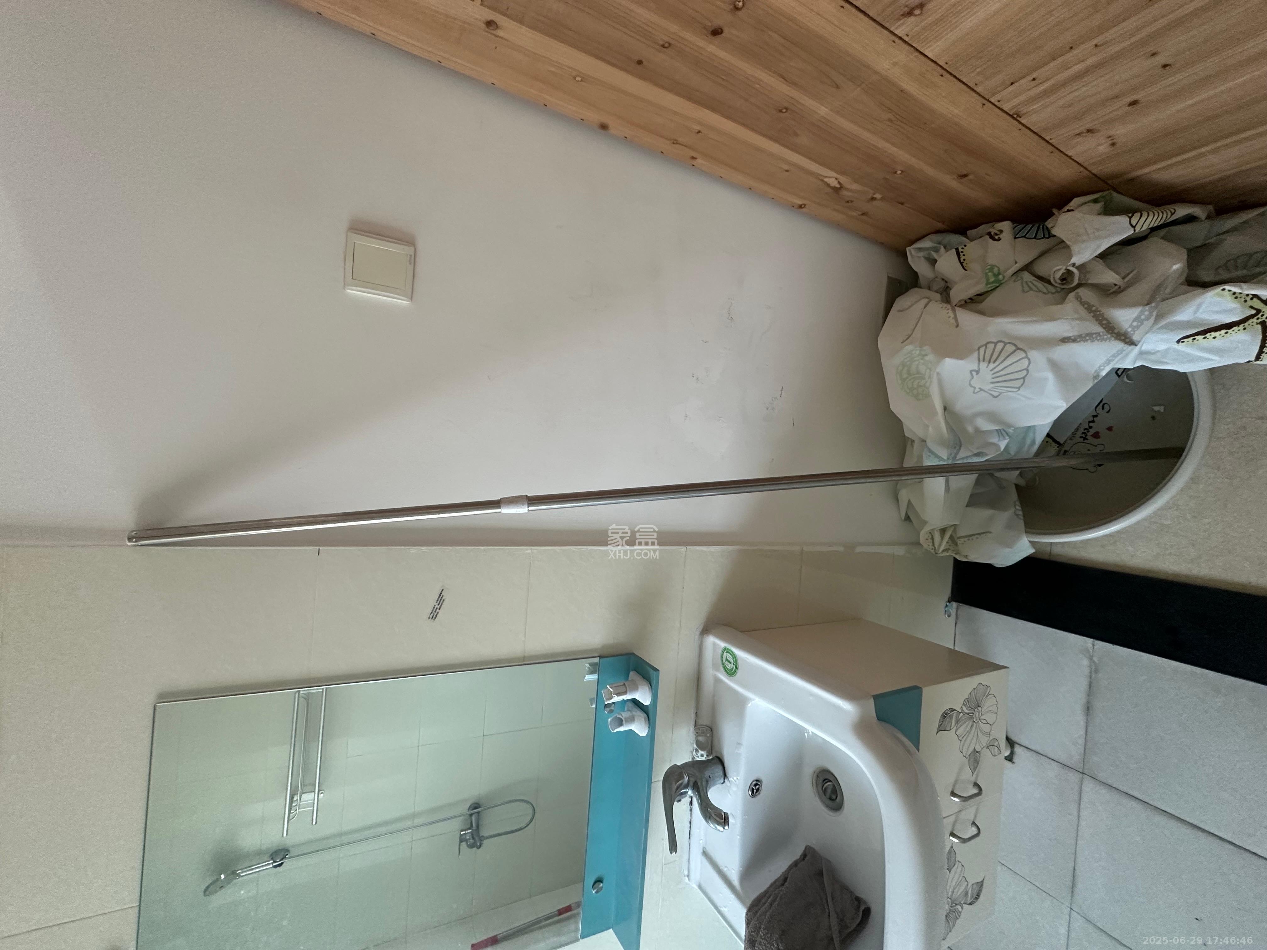 鑫远熙山 4室2厅2卫 2400.0元/月 鑫远熙山 4室2厅2卫 2400.0元/月室内图