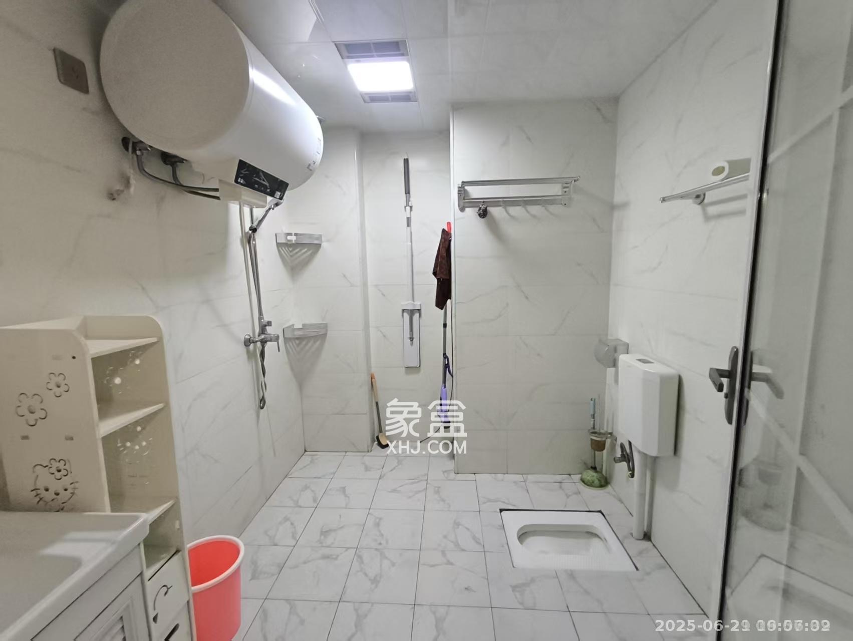 中南壹号院  1室1厅1卫    1800.0元/月 中南壹号院  1室1厅1卫    1800.0元/月