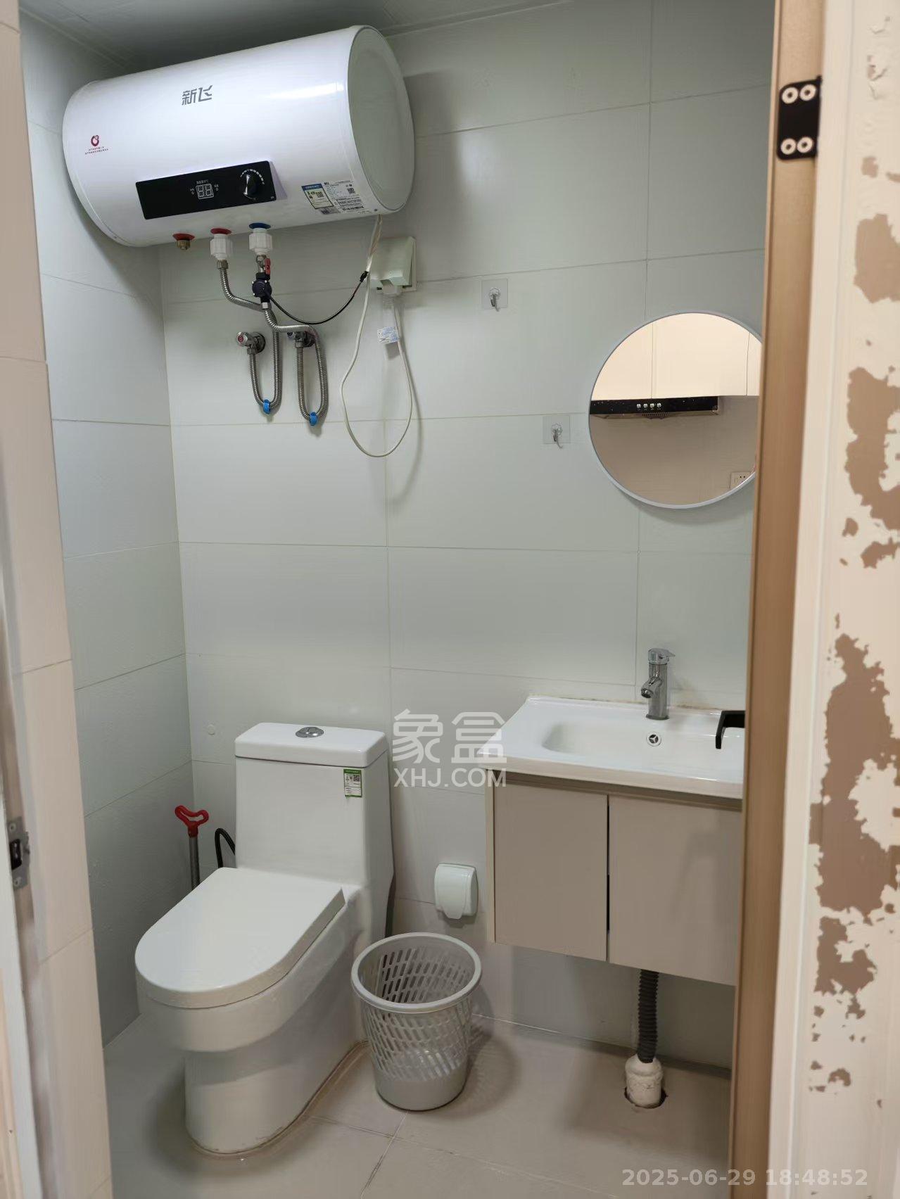 龙湖铂金岛  1室1厅1卫   1800.00元/月室内图