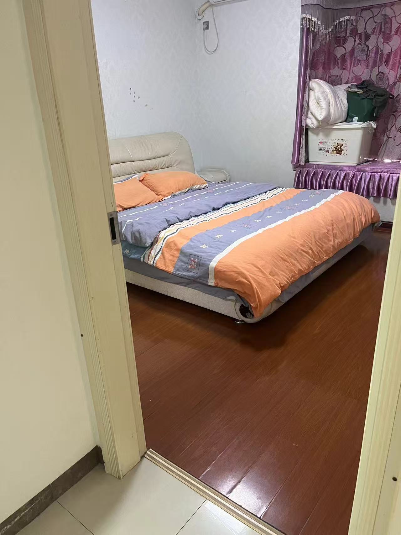 月亮湾三期  3室2厅2卫   2000.00元/月室内图