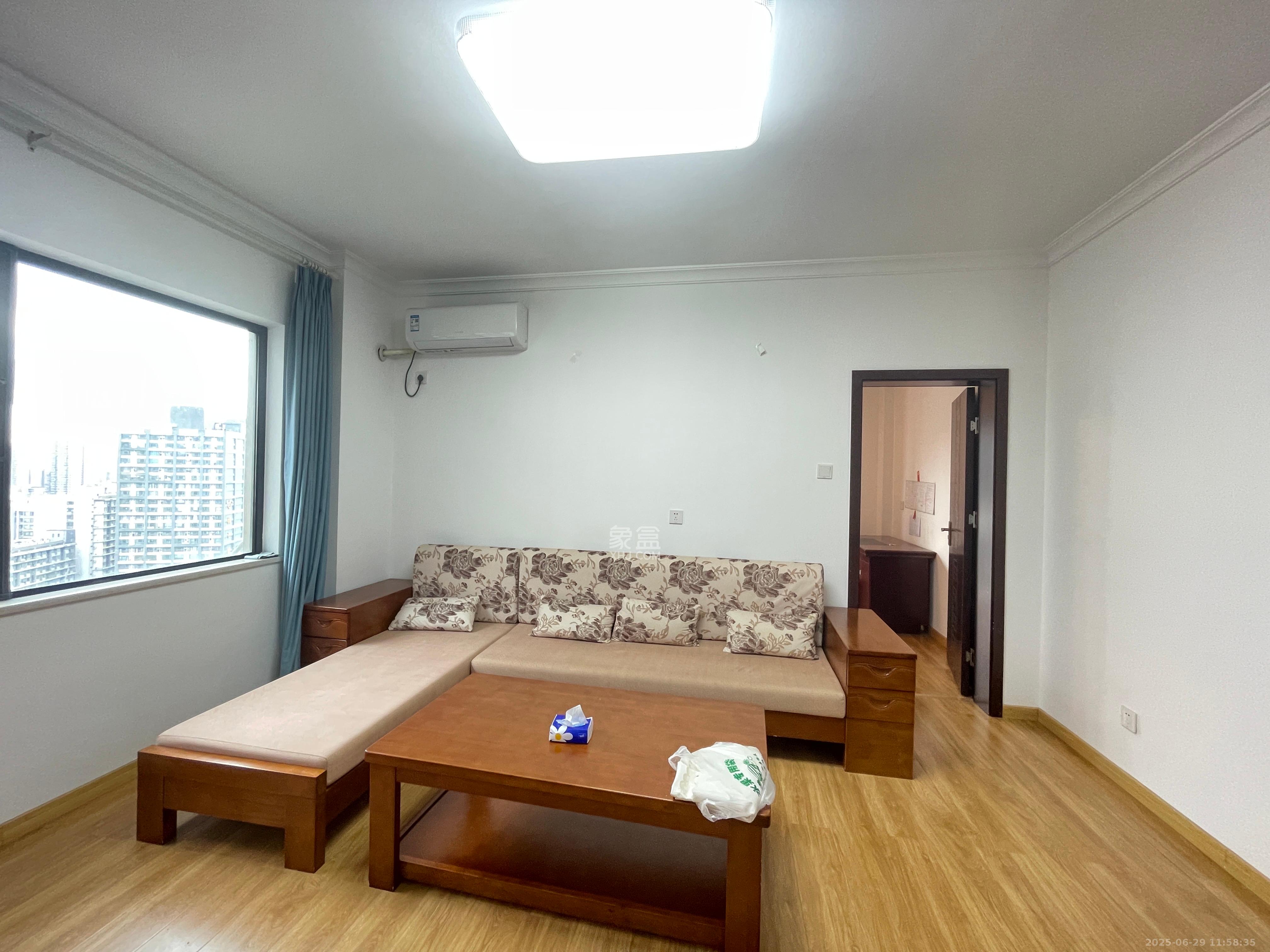 华银南苑融域  2室1厅1卫   2550.00元/月