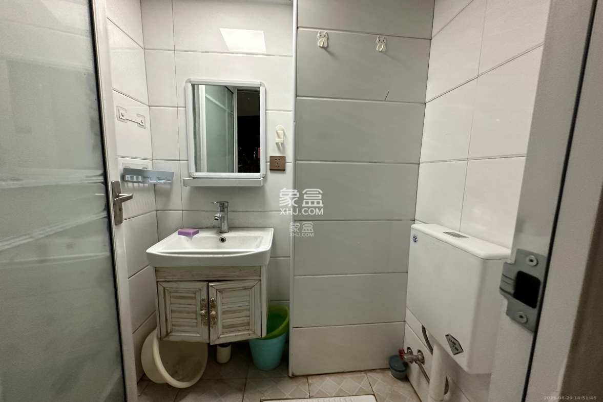 保利麓谷林语I区 1室1厅1卫 1100.0元/月 保利麓谷林语I区 1室1厅1卫 1100.0元/月室内图