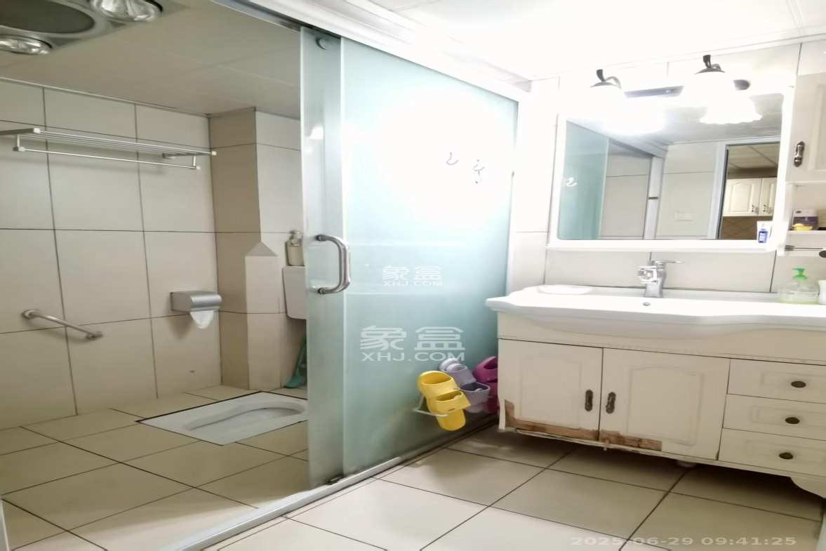 兴泰公寓  4室2厅1卫    3000.0元/月 兴泰公寓  4室2厅1卫    3000.0元/月室内图