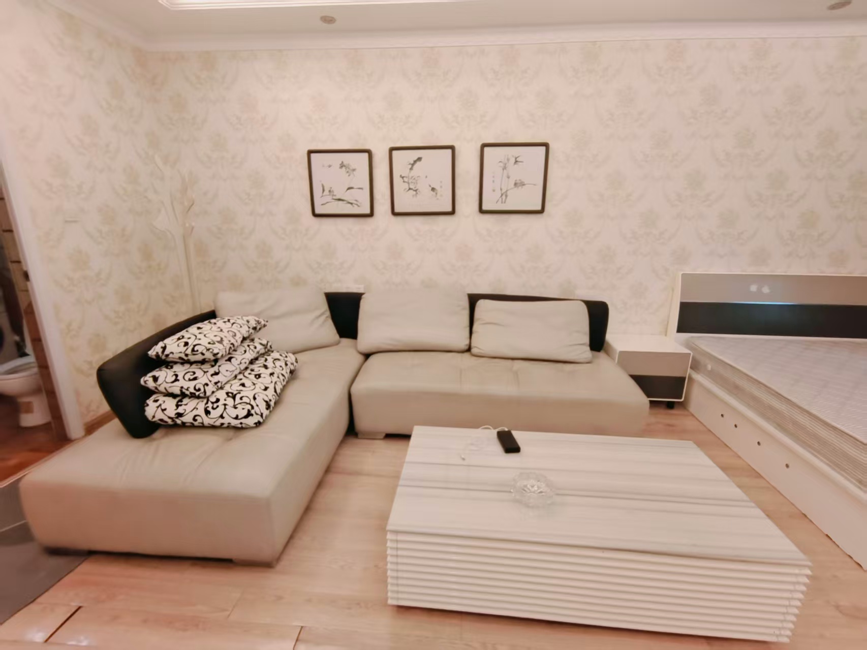 世纪阳光大厦公寓楼 1室1厅1卫 1000.0元/月 世纪阳光大厦公寓楼 1室1厅1卫 1000.0元/月室内图