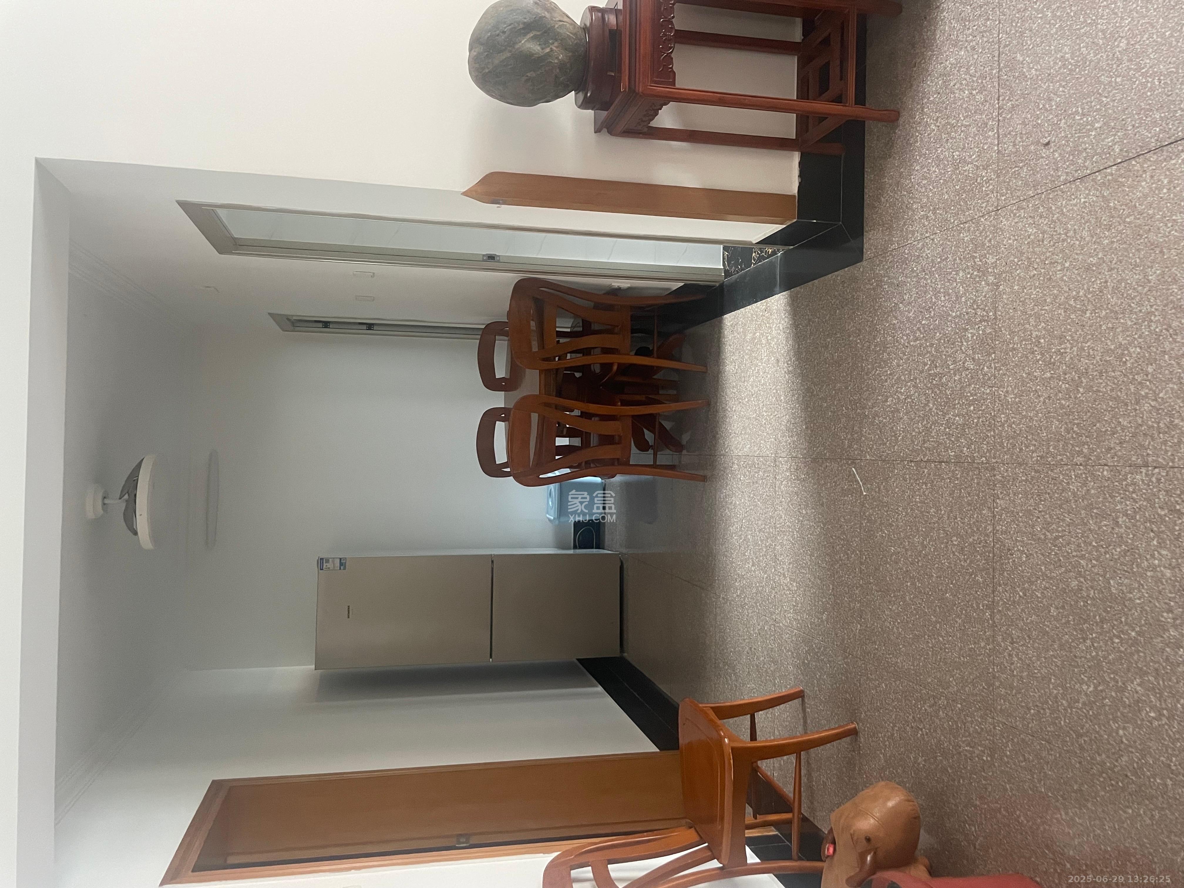 长沙市人力资源公共服务中心单位房  3室1厅1卫   2800.00元/月室内图