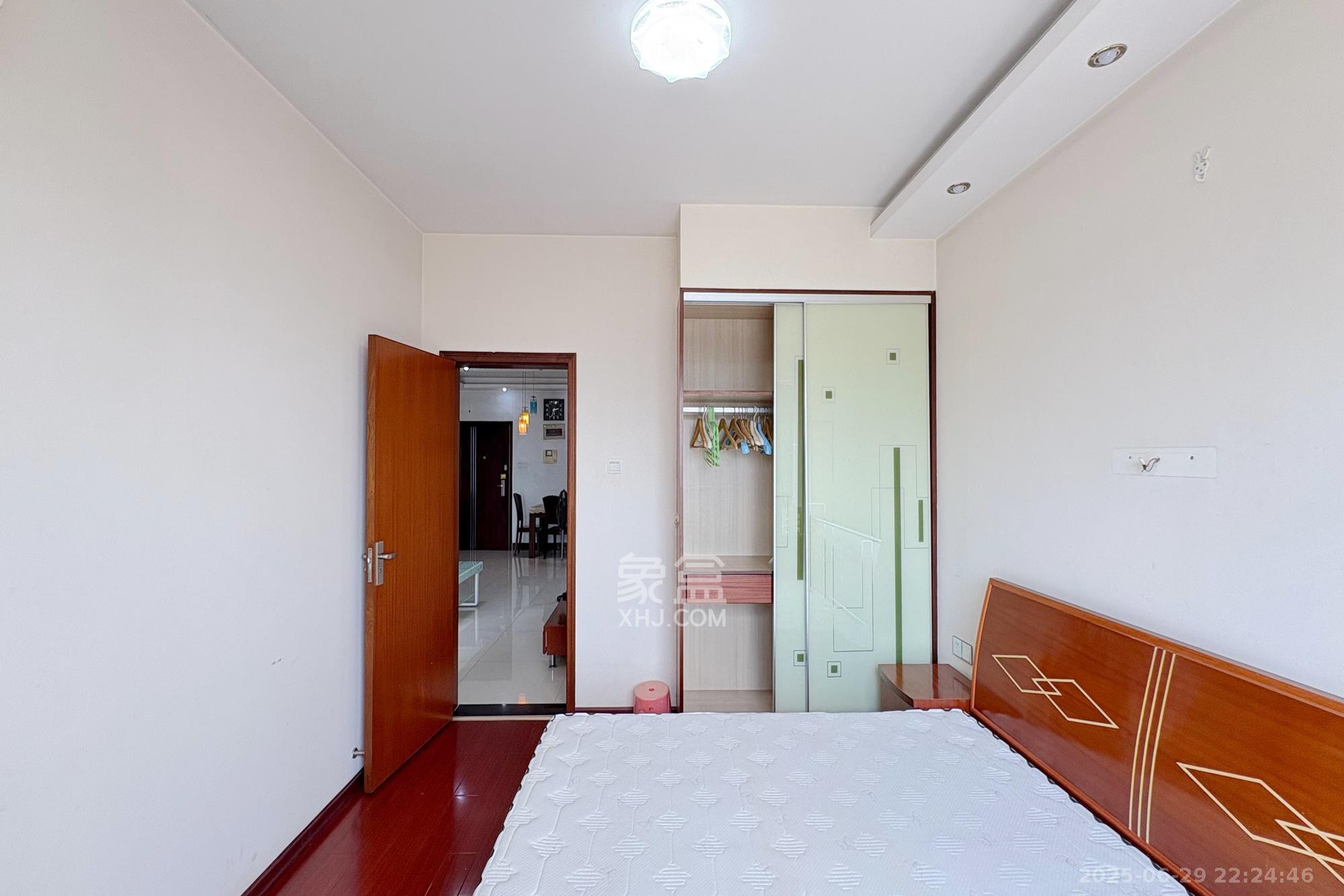 湘域中央  2室2厅1卫    113.0万卧室