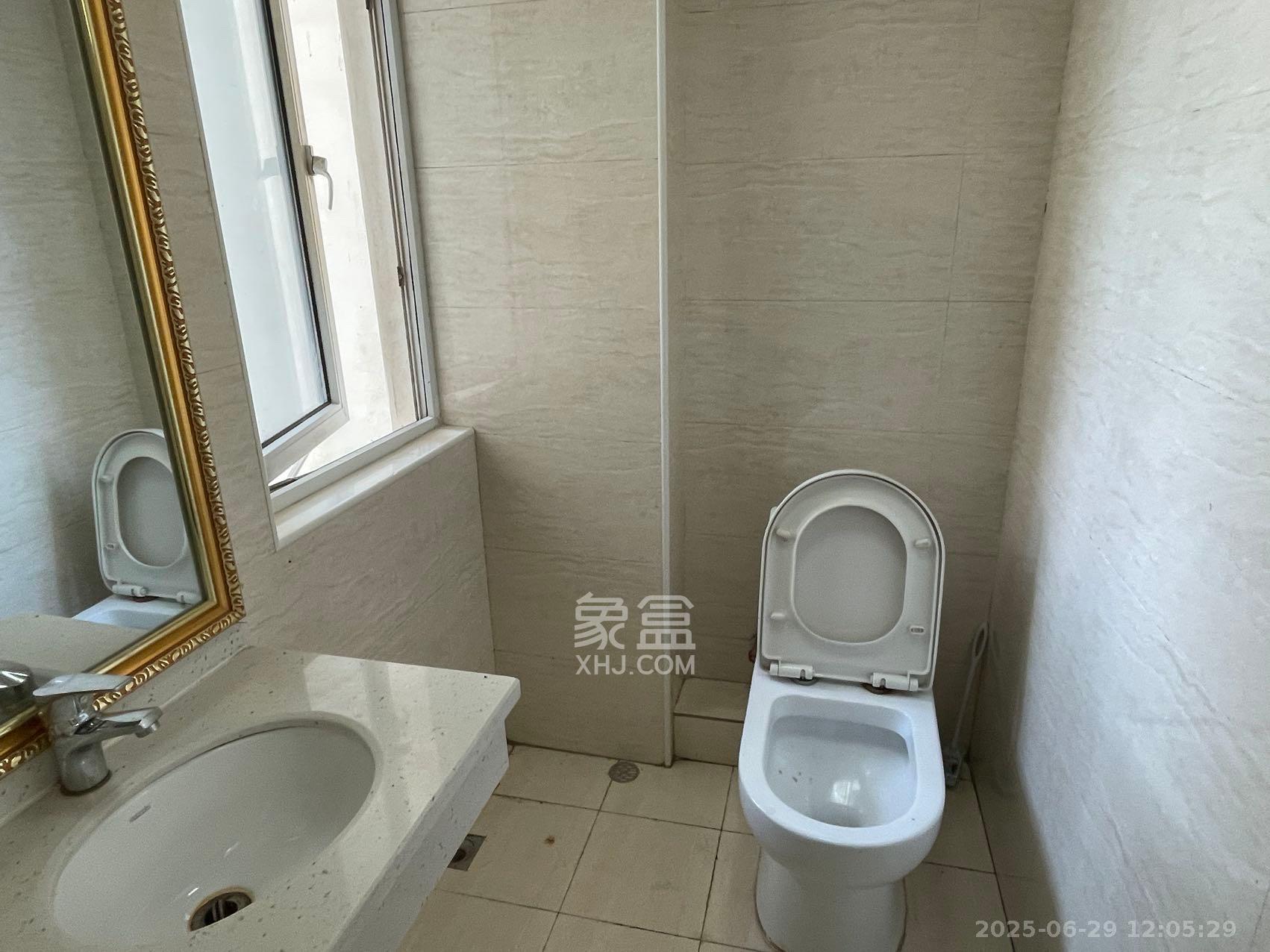 鸥波港湾  2室2厅1卫    2499.0元/月 鸥波港湾  2室2厅1卫    2499.0元/月室内图