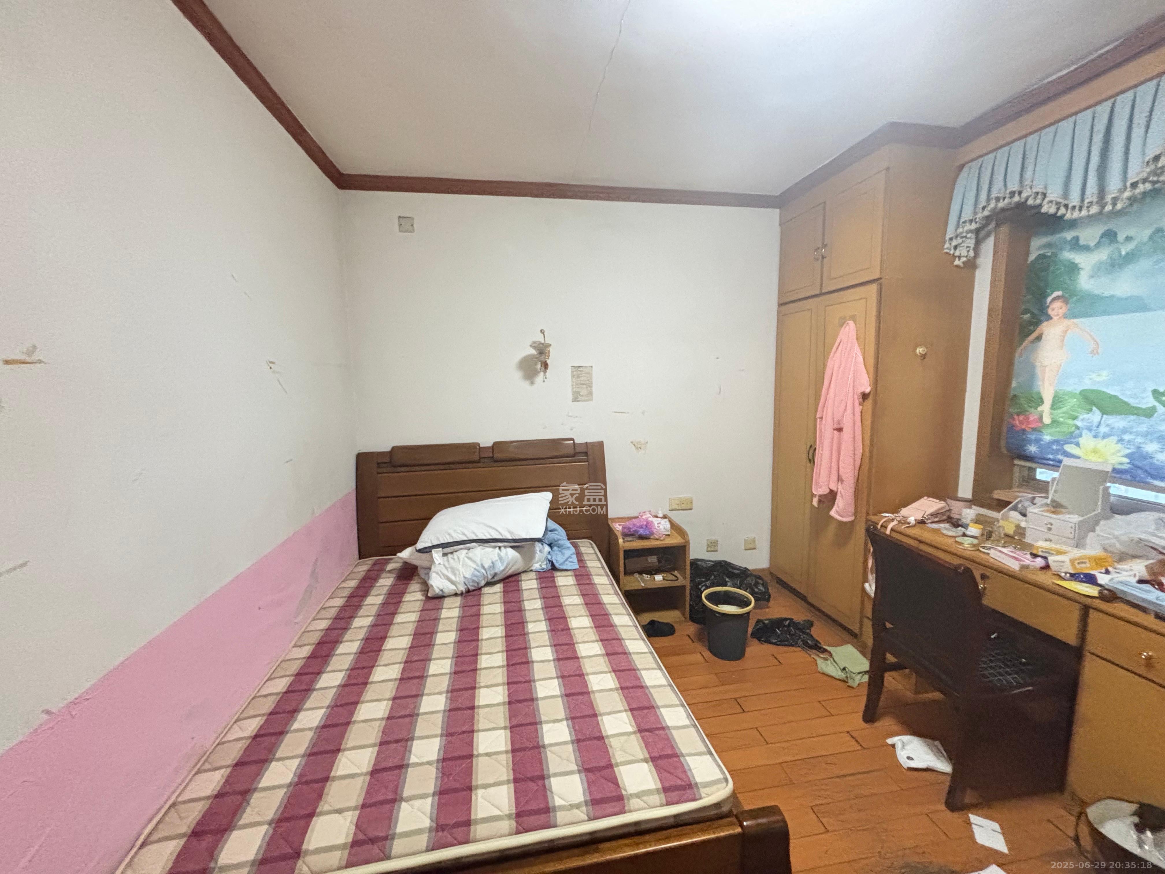 林苑小区  4室2厅1卫   2100.00元/月室内图