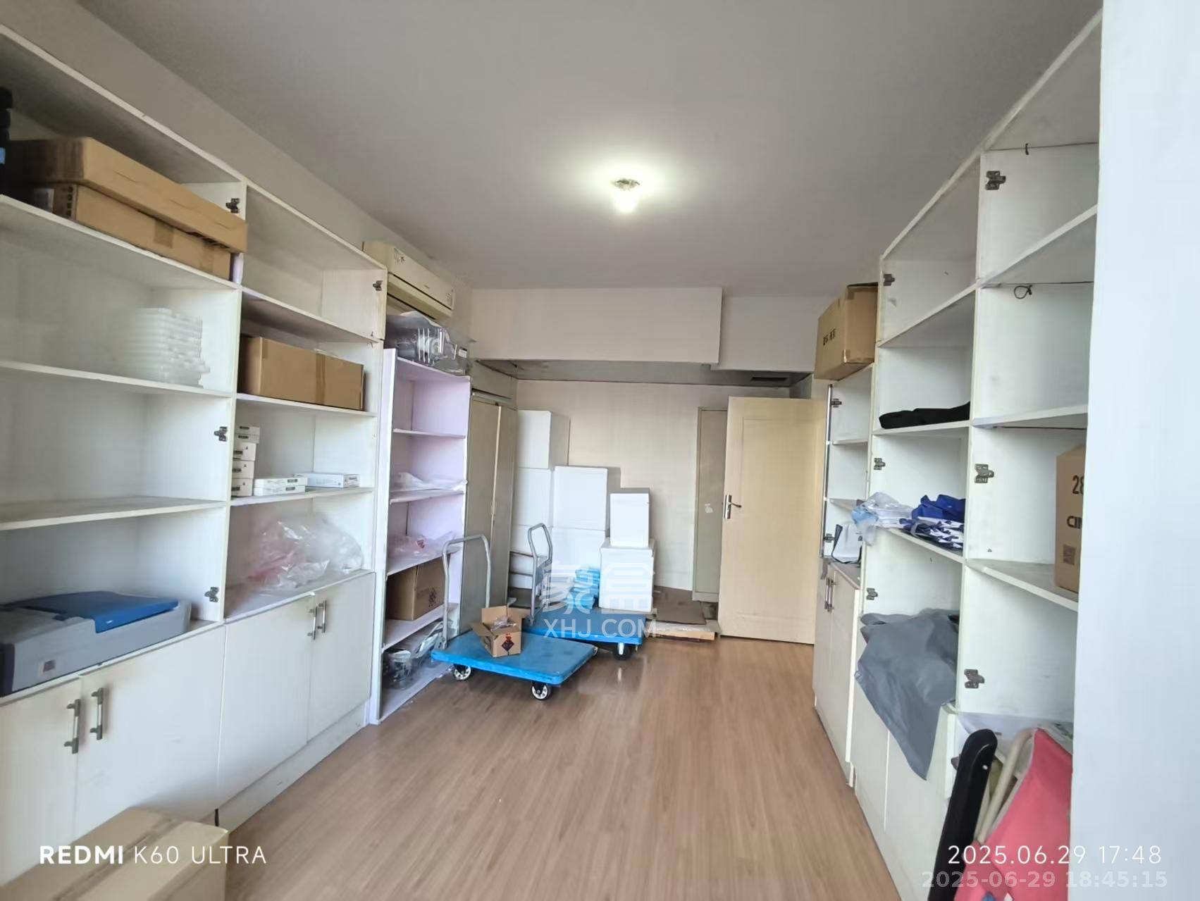 公园9号 3室2厅2卫 4000.0元/月 公园9号 3室2厅2卫 4000.0元/月室内图