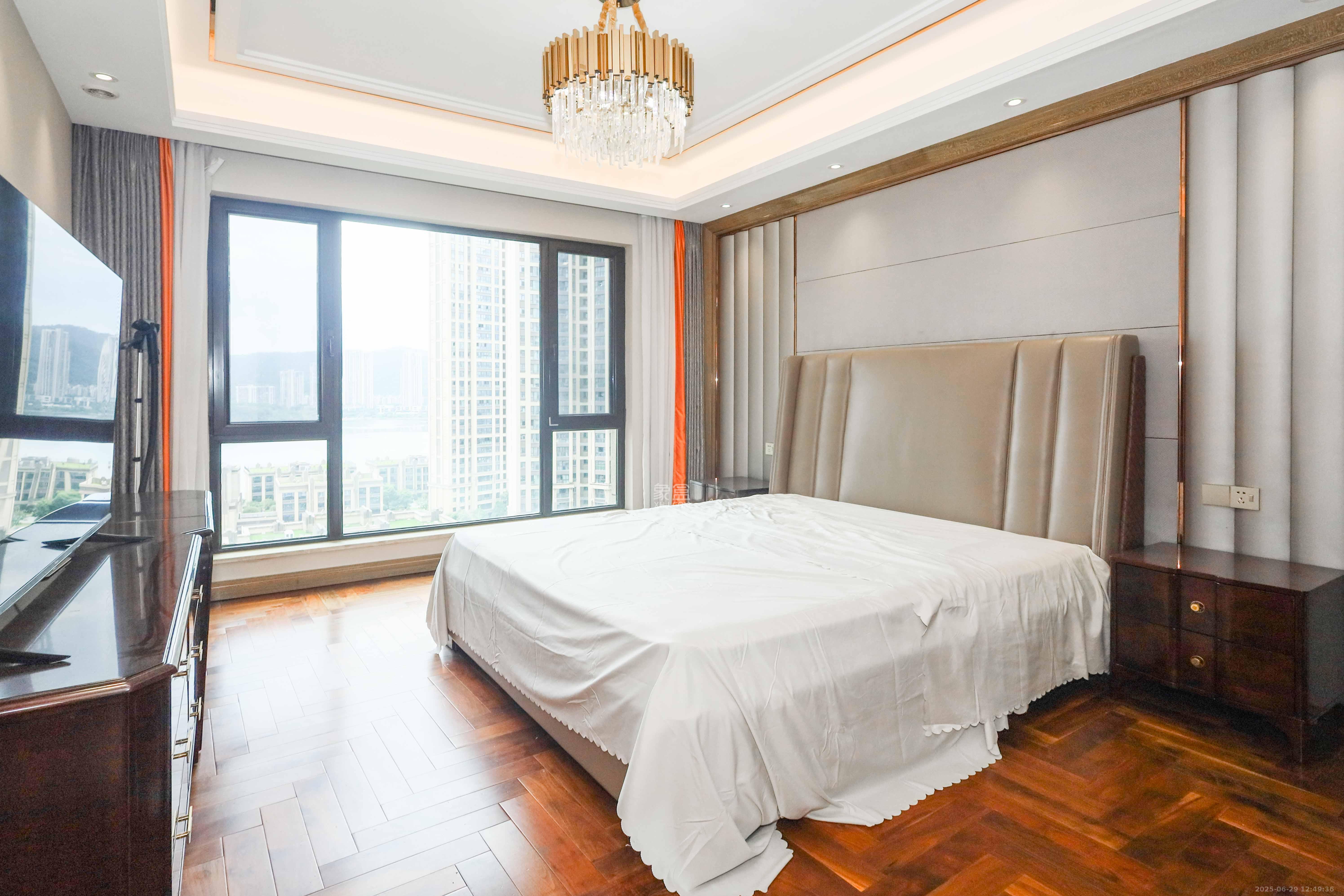 晟通牡丹舸 4室2厅4卫 600.0万 晟通牡丹舸 4室2厅4卫 600.0万卧室