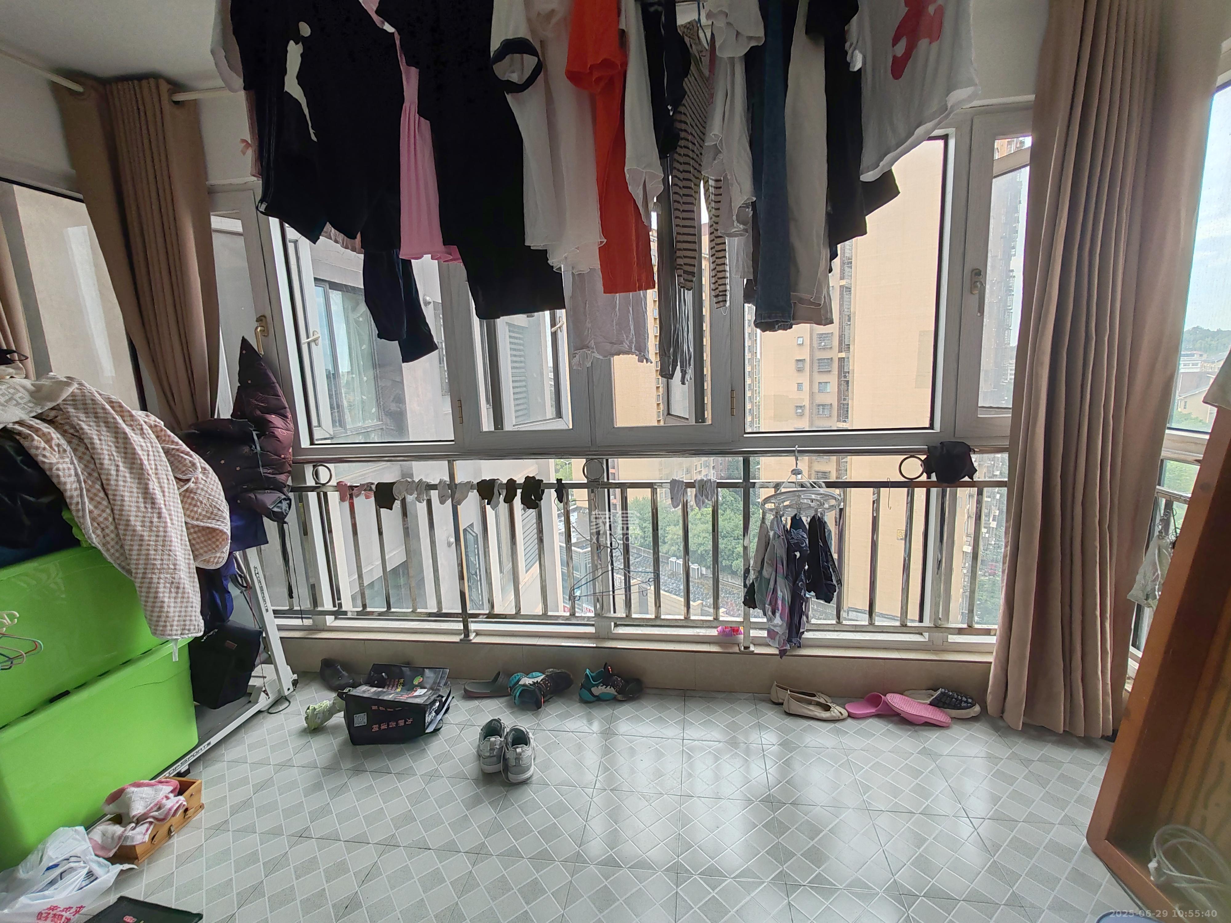 汇金城/嘉华城(二期、三期) 4室2厅2卫 3200.0元/月 汇金城/嘉华城(二期、三期) 4室2厅2卫 3200.0元/月室内图