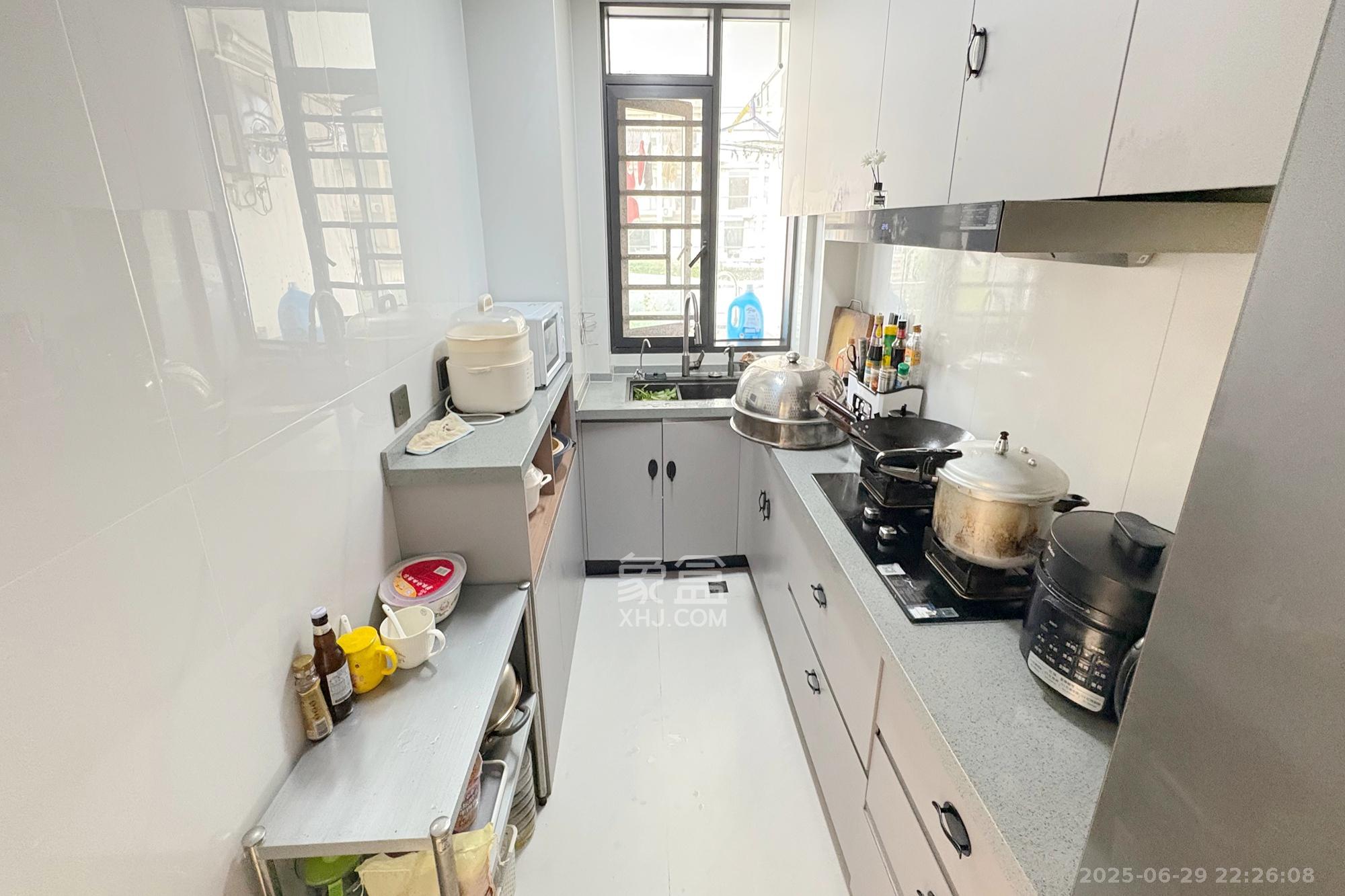 三角花园星城  3室2厅2卫    238.0万厨房