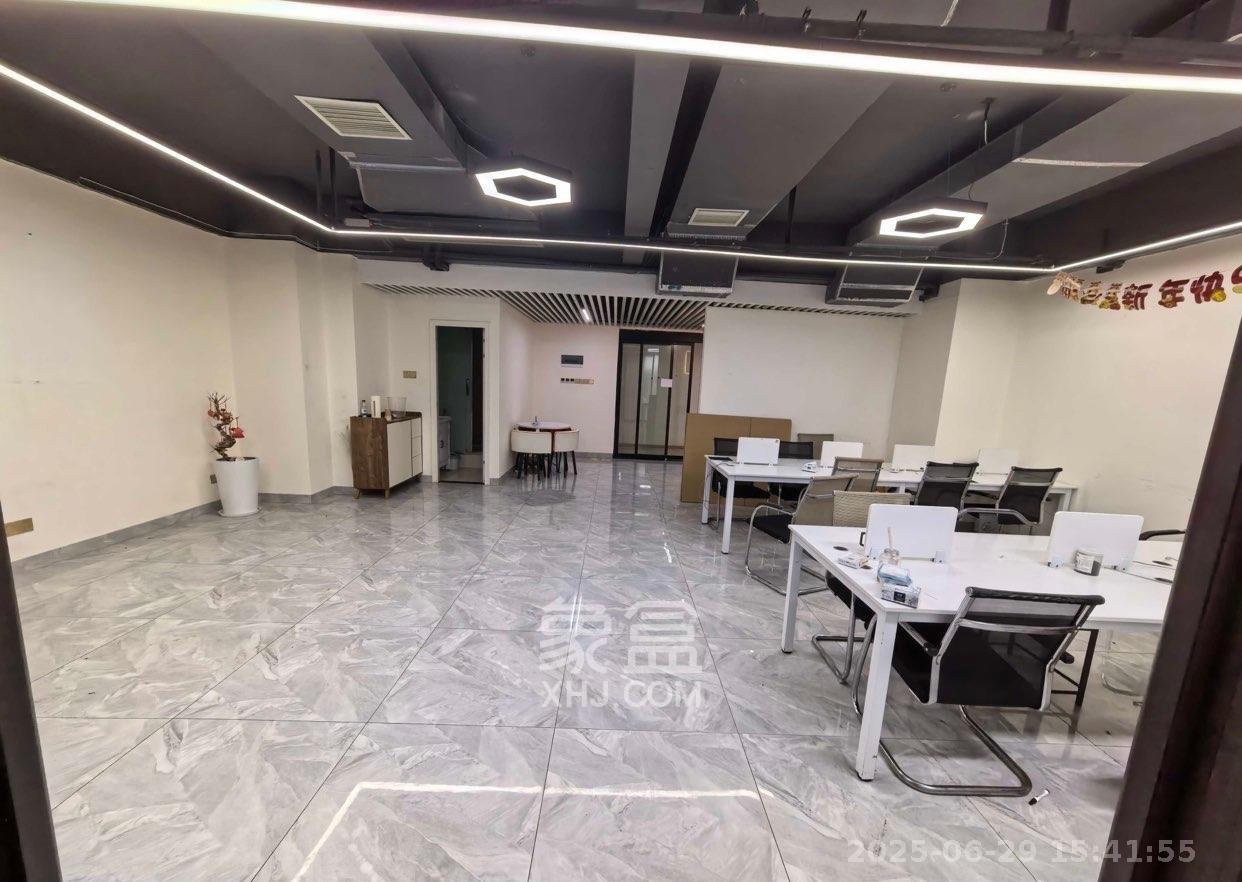 宇成朝阳广场  2室1厅0卫   5300.00元/月室内图