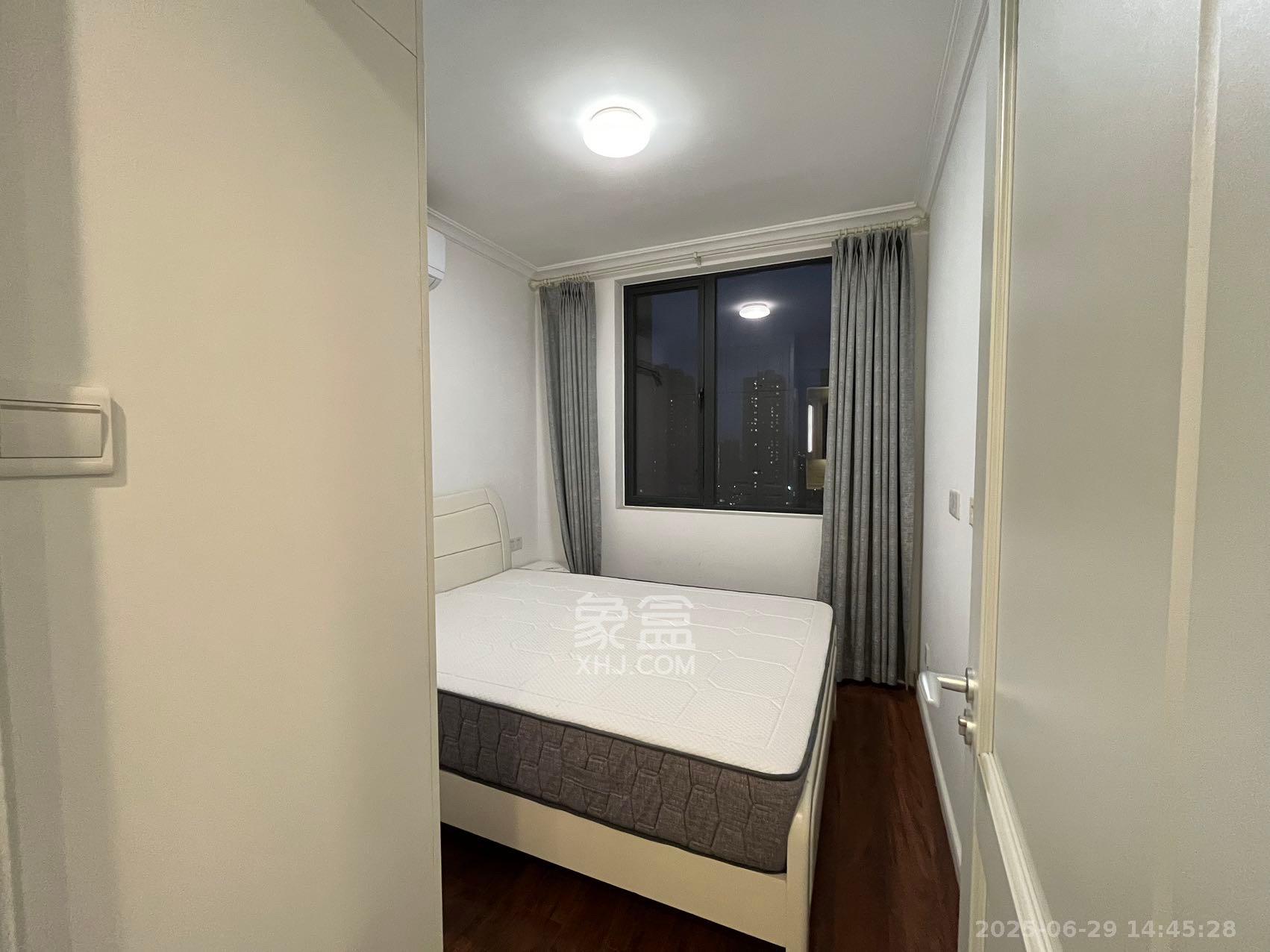 万科魅力之城观澜里 3室2厅2卫 2600.0元/月 万科魅力之城观澜里 3室2厅2卫 2600.0元/月室内图