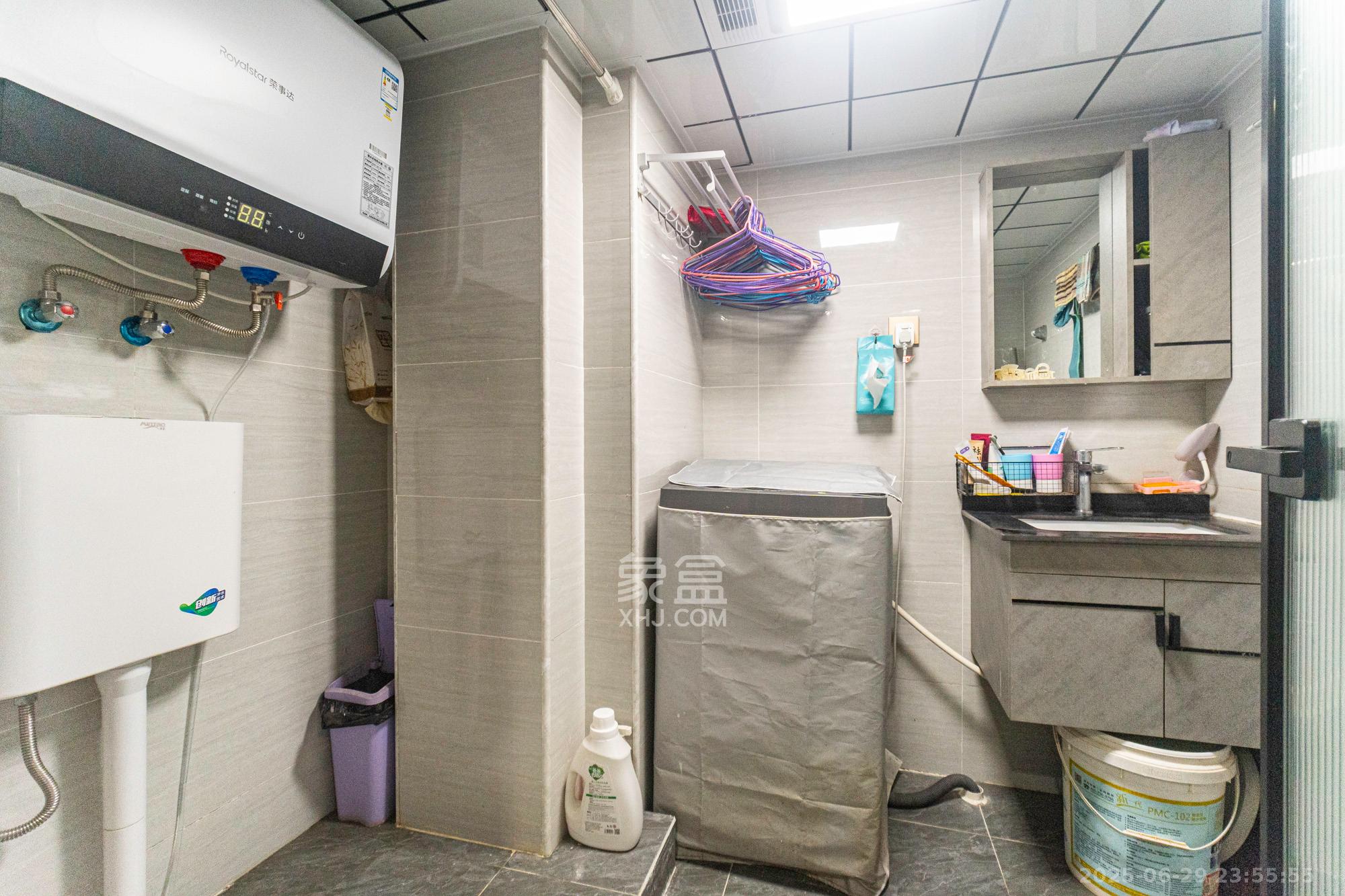 雅居乐新地  1室1厅1卫    34.8万 雅居乐新地  1室1厅1卫    34.8万卫生间