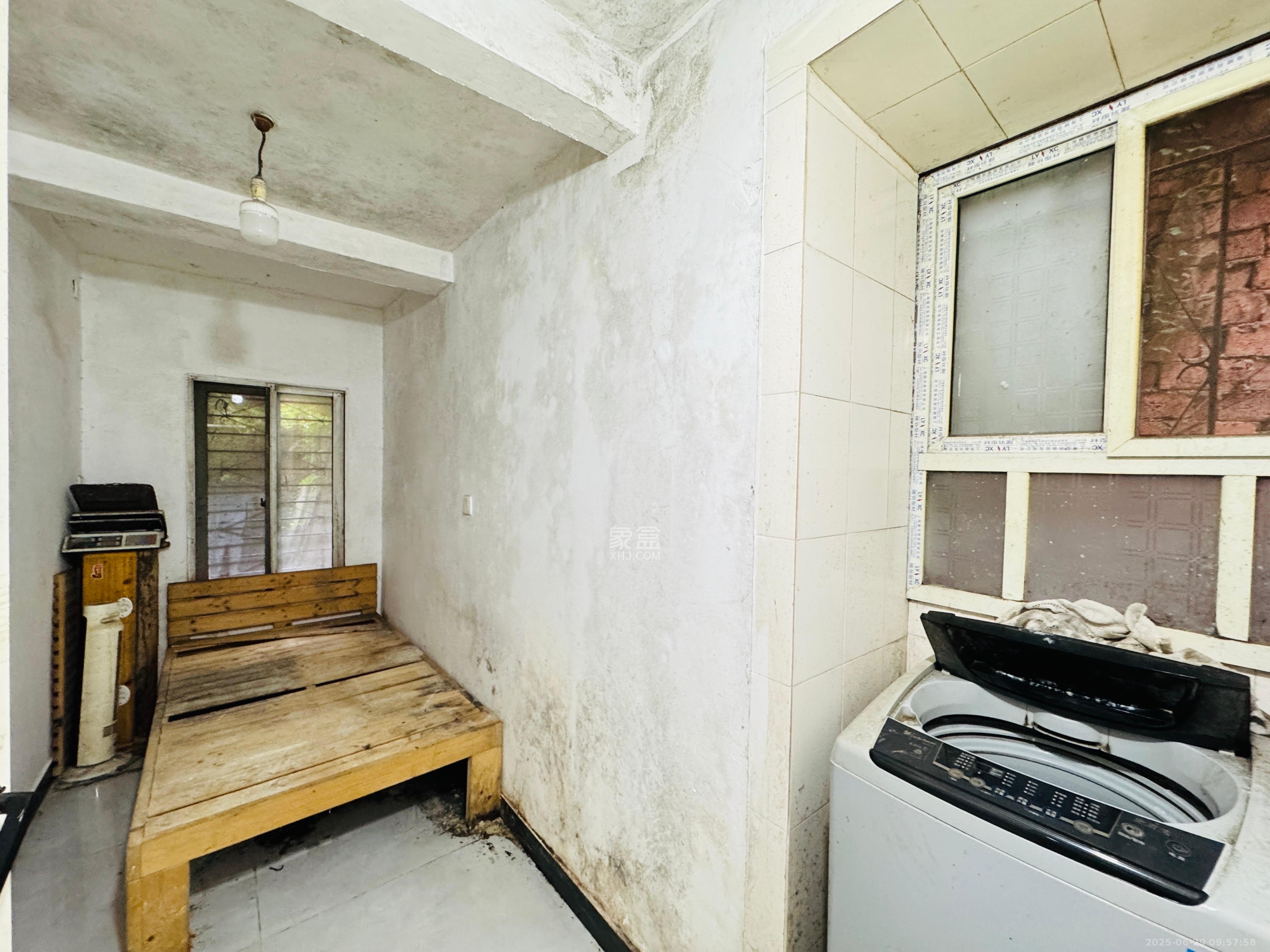 富康小区(富康花园) 3室2厅2卫 1500.0元/月 富康小区(富康花园) 3室2厅2卫 1500.0元/月室内图