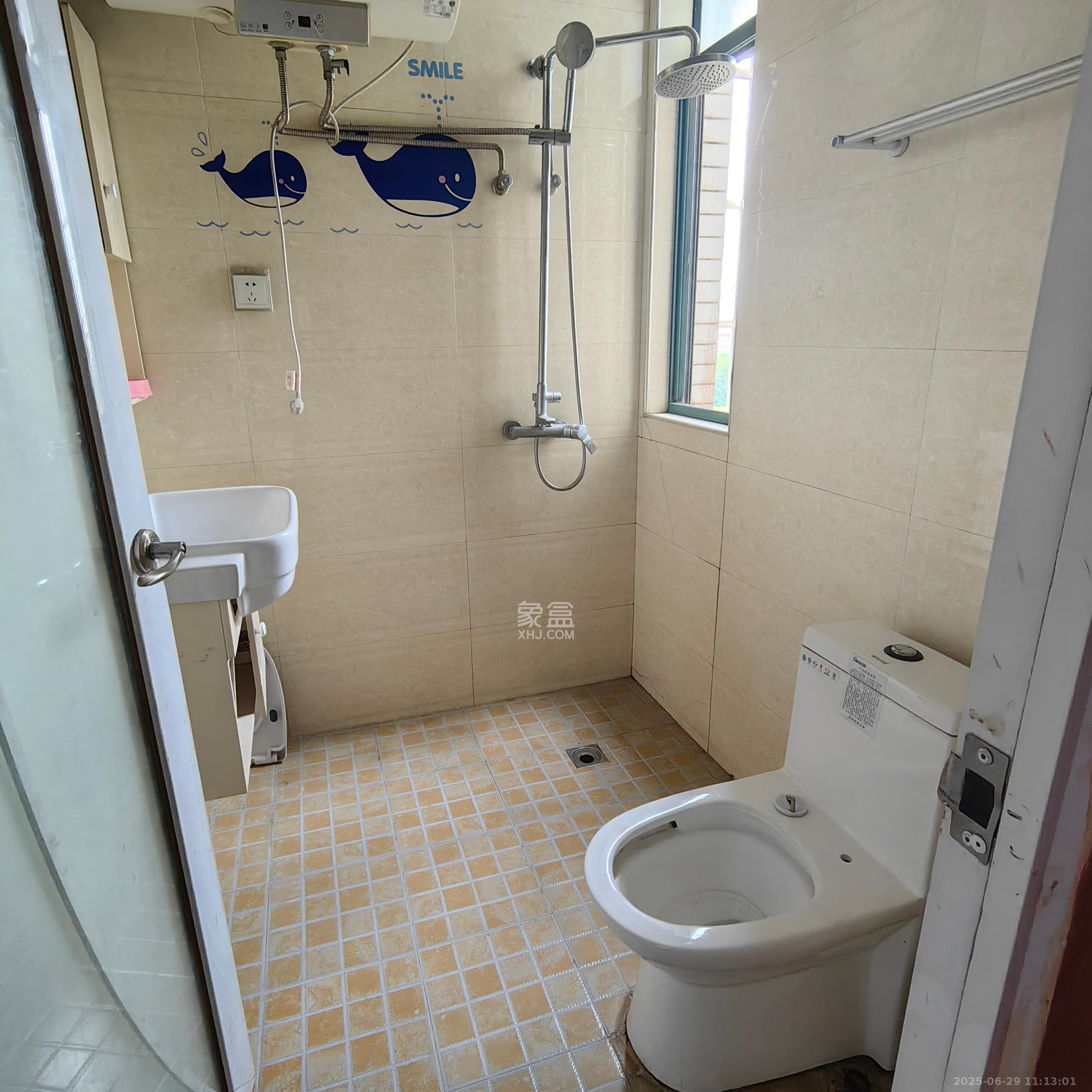 银盘鑫城  4室2厅2卫    1600.0元/月 银盘鑫城  4室2厅2卫    1600.0元/月室内图