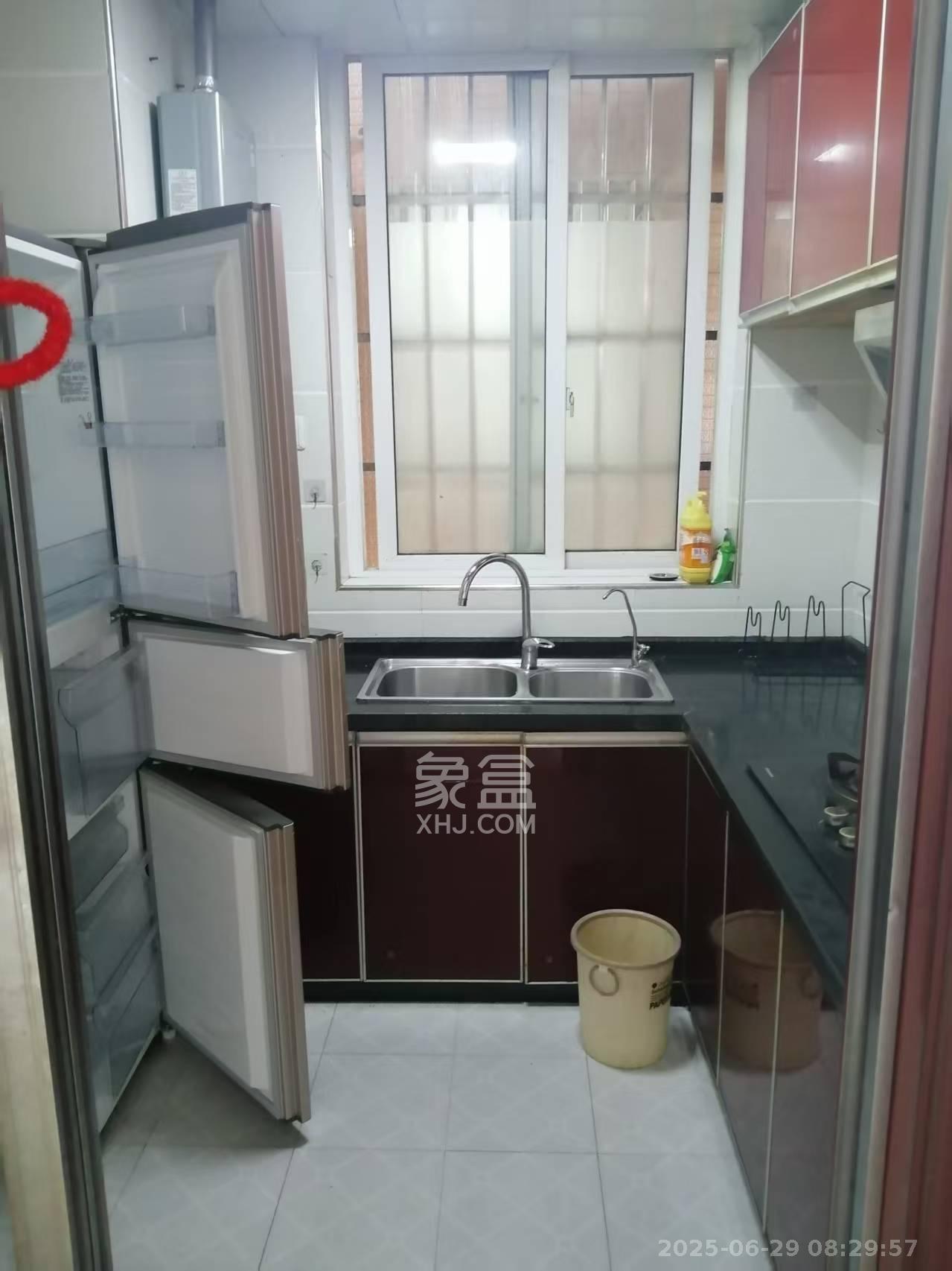 爵士湘  1室2厅1卫   1500.00元/月室内图