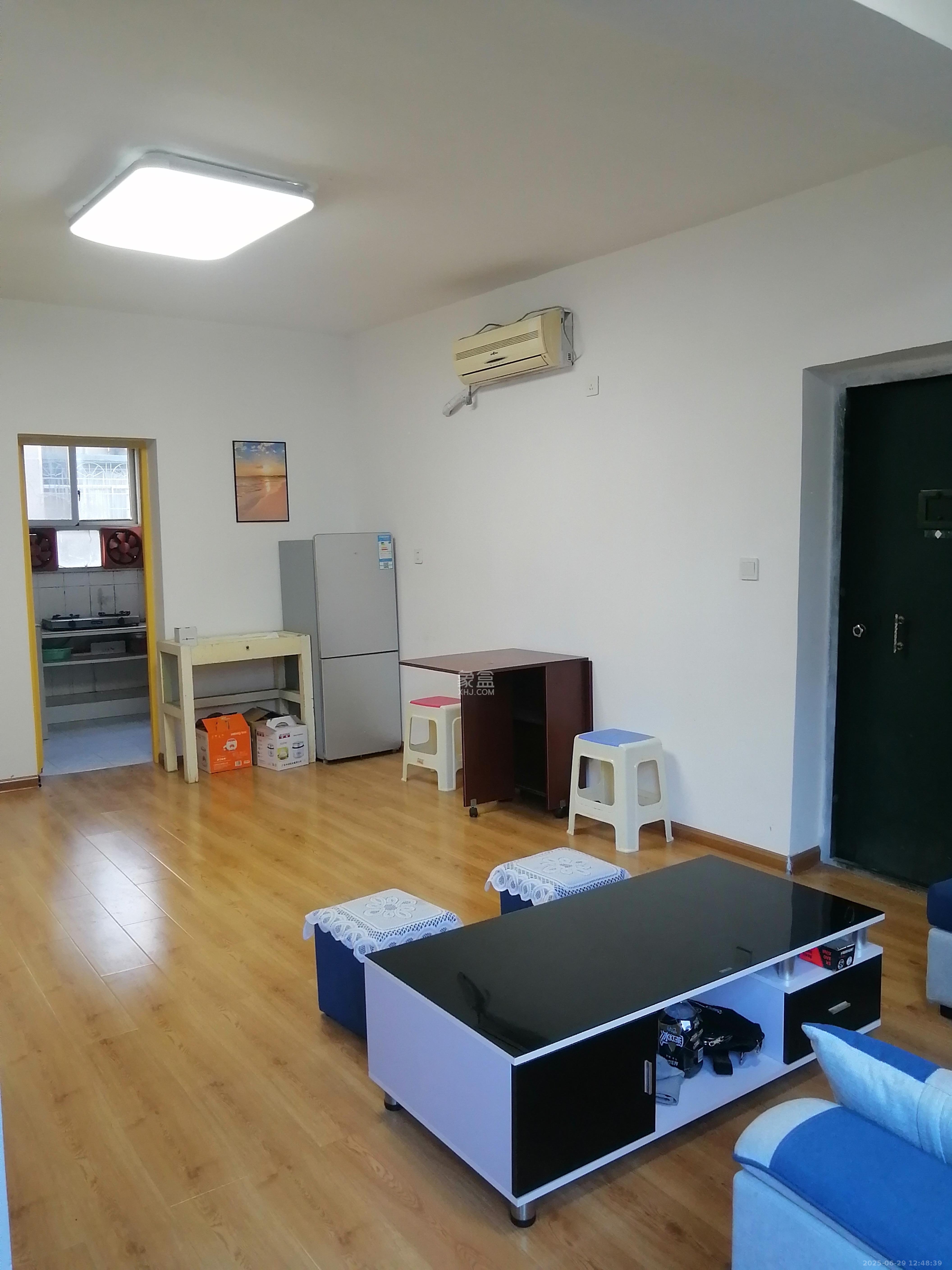 湖南医大附二院红旗区宿舍 2室1厅1卫 2200.0元/月 湖南医大附二院红旗区宿舍 2室1厅1卫 2200.0元/月室内图