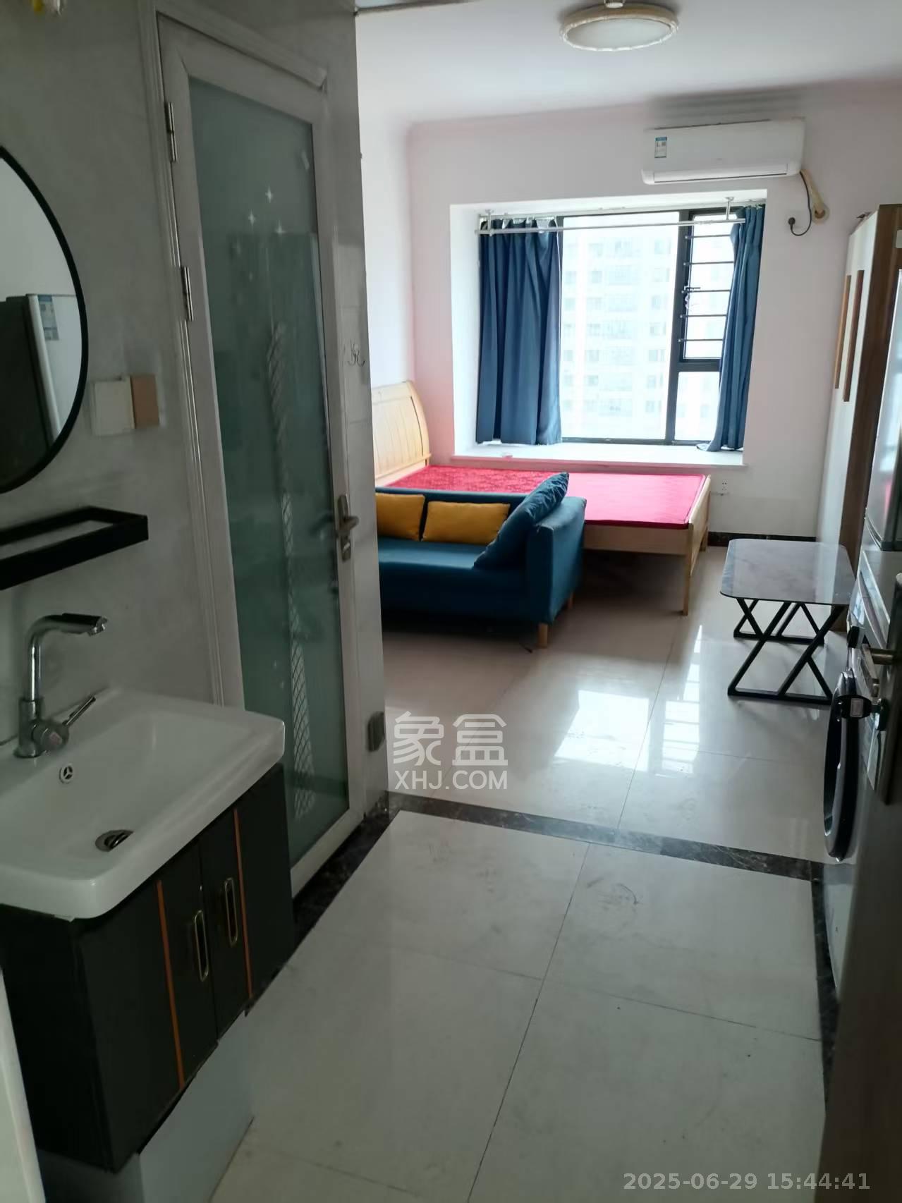 好莱城(弘德西街)  1室1厅1卫    1300.0元/月 好莱城(弘德西街)  1室1厅1卫    1300.0元/月