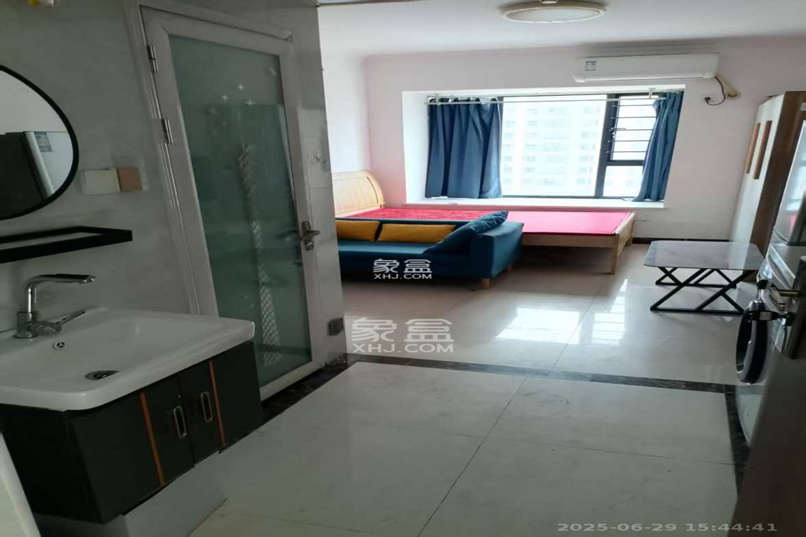 好莱城(弘德西街)  1室1厅1卫    1300.0元/月 好莱城(弘德西街)  1室1厅1卫    1300.0元/月室内图