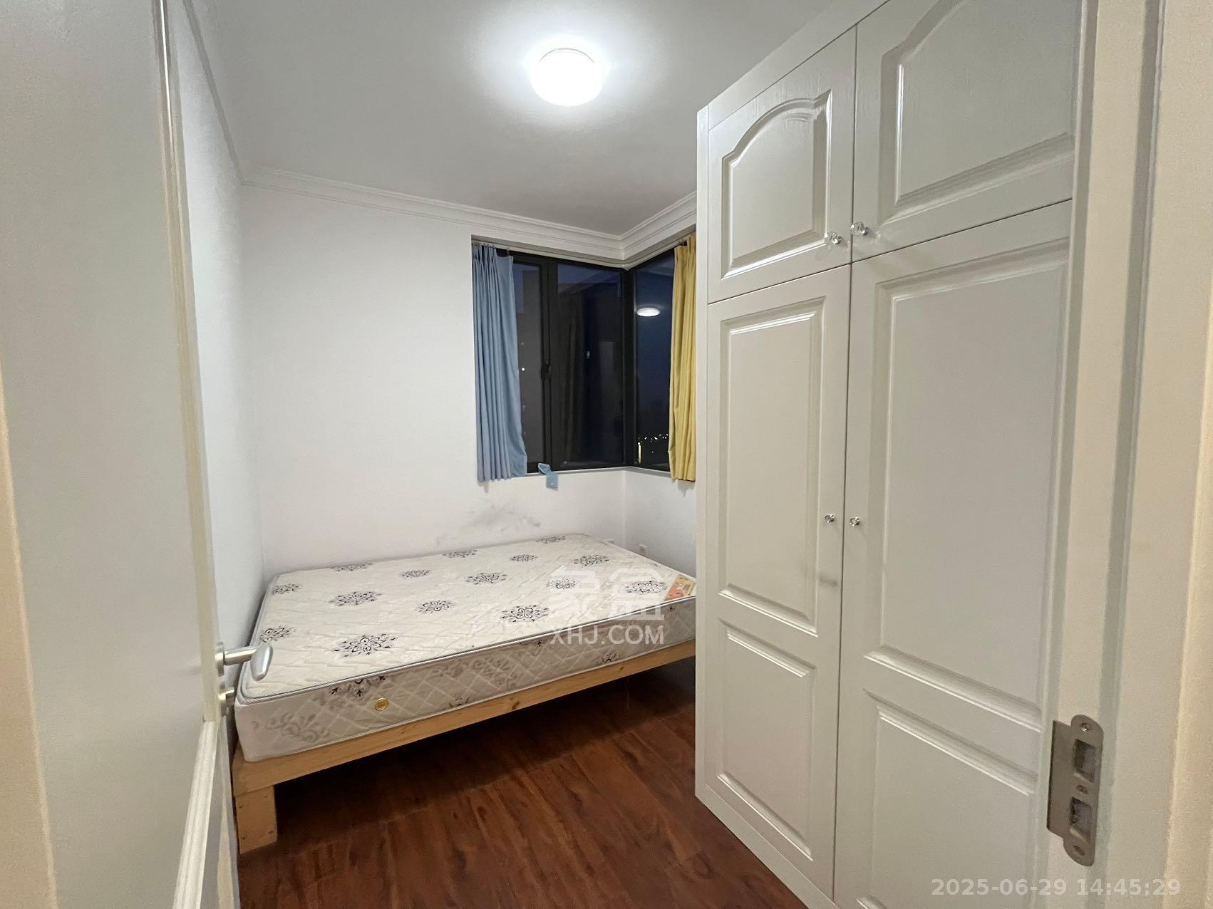 万科魅力之城观澜里 3室2厅2卫 2600.0元/月 万科魅力之城观澜里 3室2厅2卫 2600.0元/月室内图