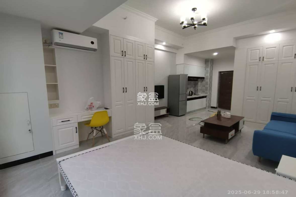 奥克斯滨仕花园(奥克斯洋湖广场/奥克斯中心) 1室1厅1卫 1700.0元/月 奥克斯滨仕花园(奥克斯洋湖广场/奥克斯中心) 1室1厅1卫 1700.0元/月室内图