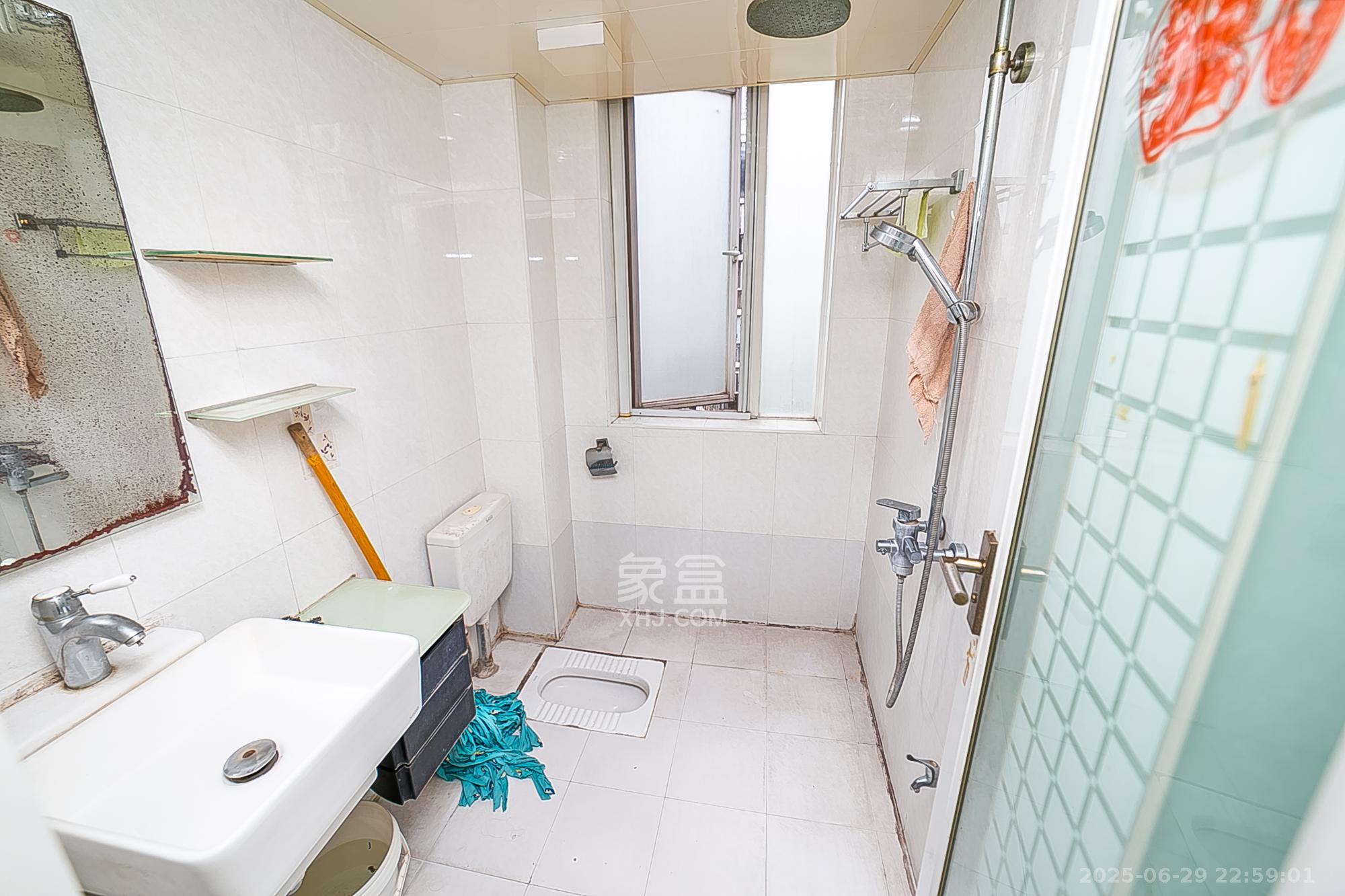 天鸿天府(天鸿中央大院)  3室2厅2卫    95.0万 天鸿天府(天鸿中央大院)  3室2厅2卫    95.0万卫生间