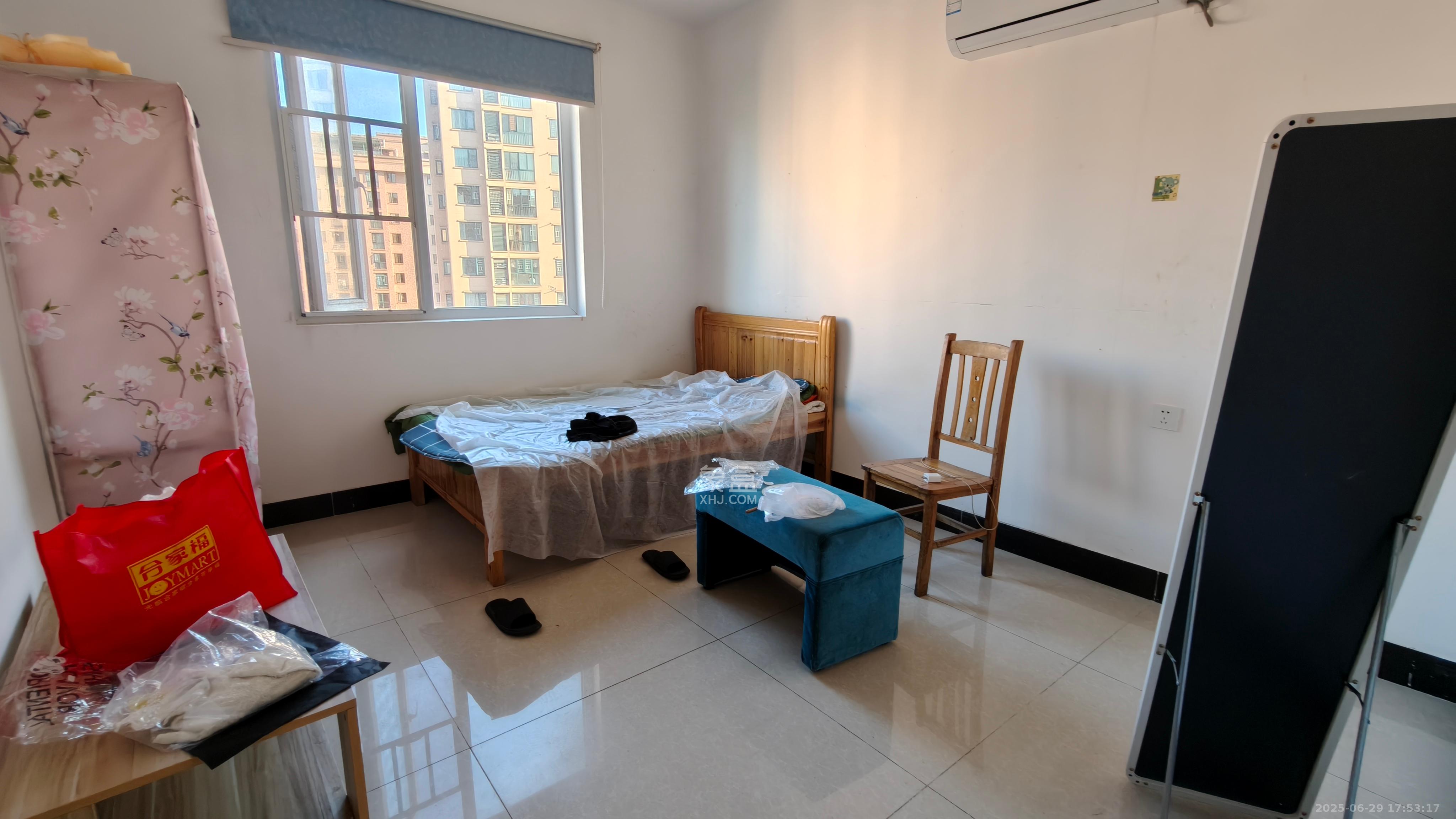 丽发新城  2室2厅1卫   1500.00元/月室内图